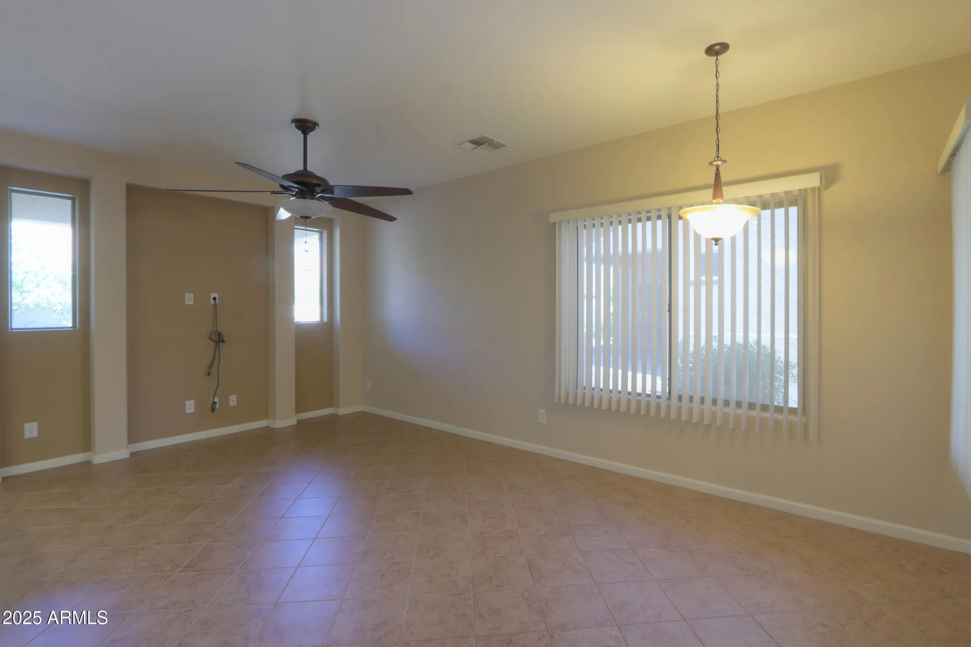 Property Slideshow image 9 of 61 | 1582 e manor dr, Casa Grande, AZ, 85122