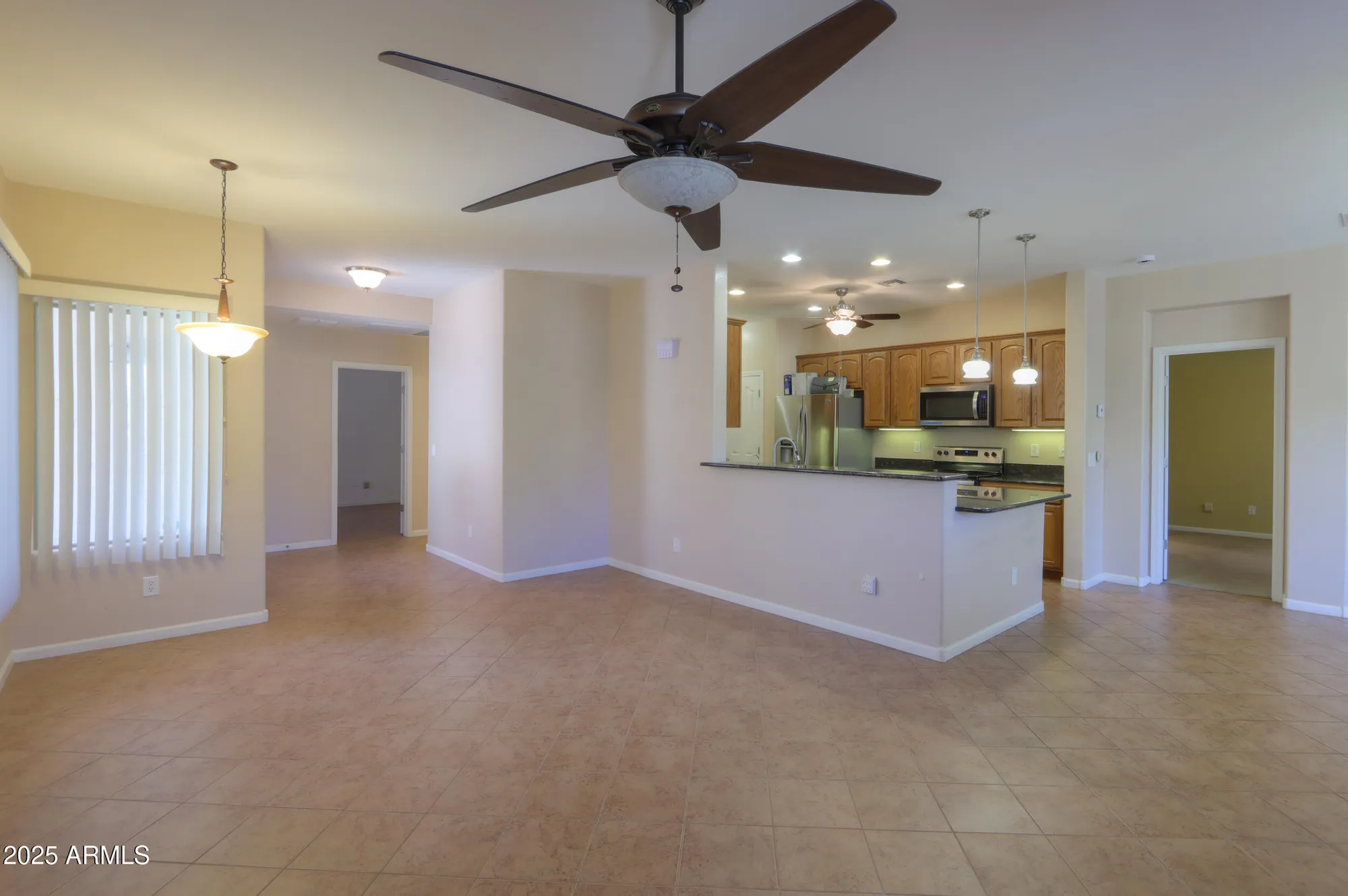 Property Slideshow image 10 of 61 | 1582 e manor dr, Casa Grande, AZ, 85122