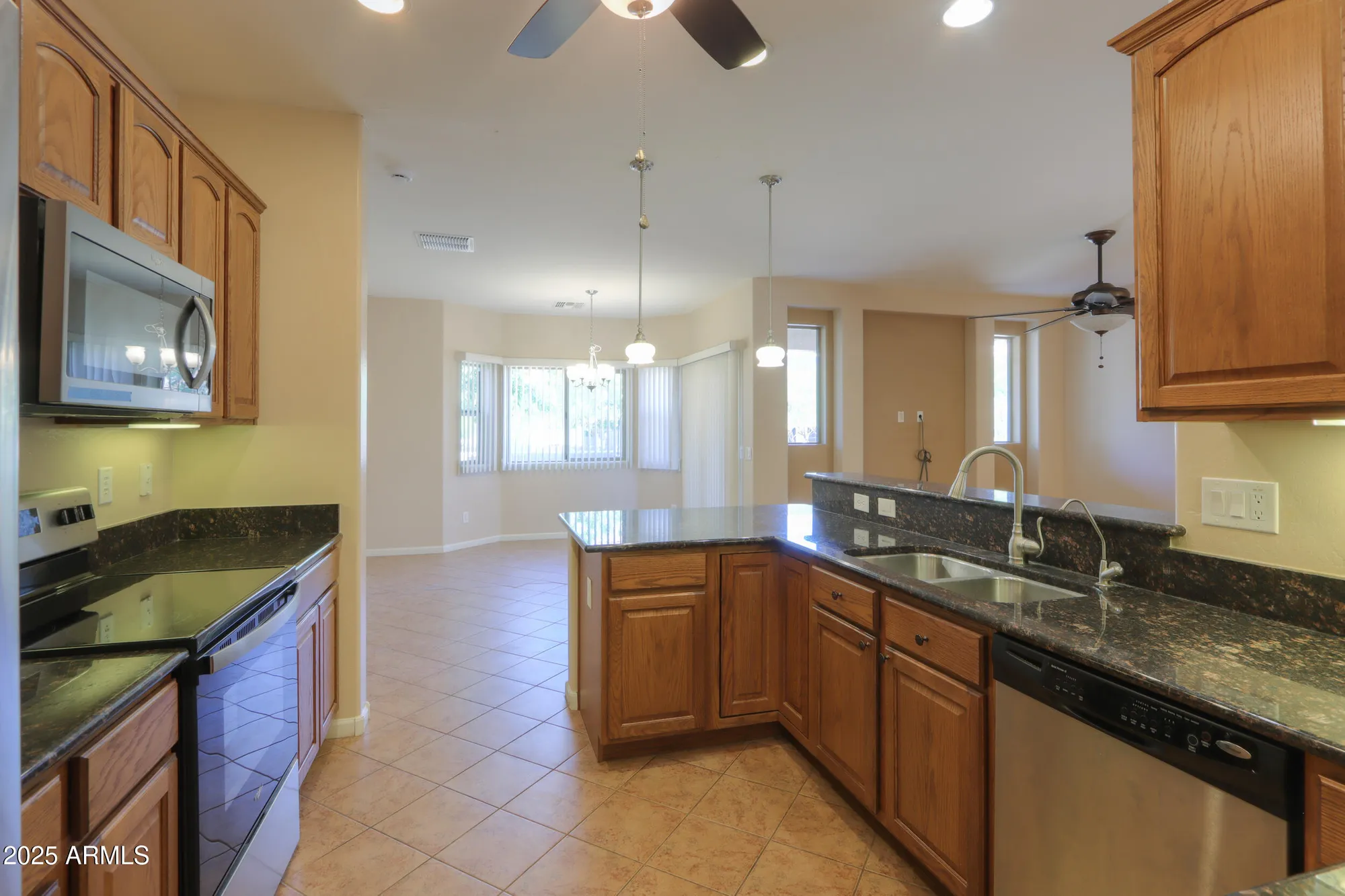 Property Slideshow image 16 of 61 | 1582 e manor dr, Casa Grande, AZ, 85122