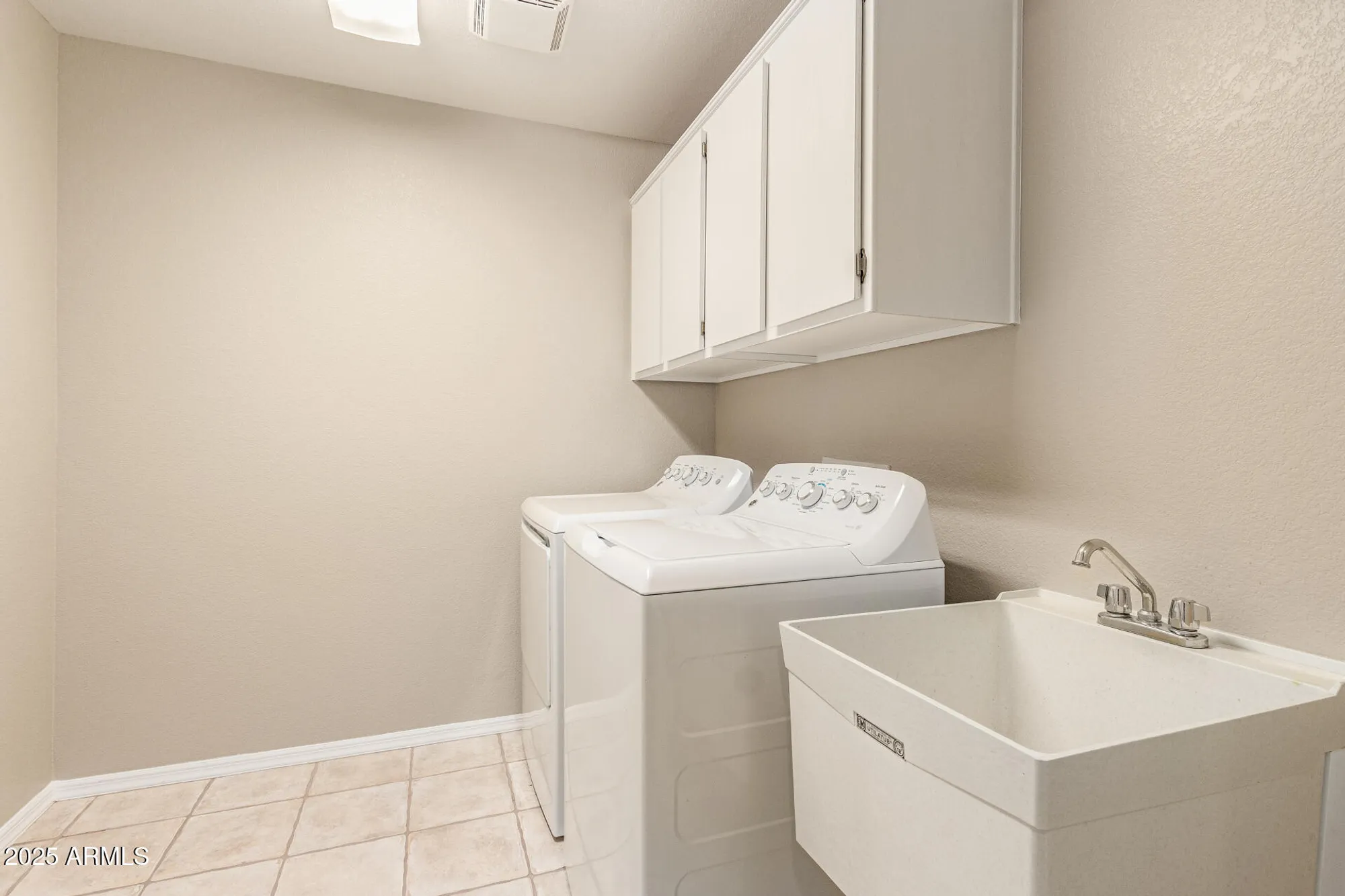 Property Slideshow image 34 of 87 | 11508 e medina ave, Mesa, AZ, 85209