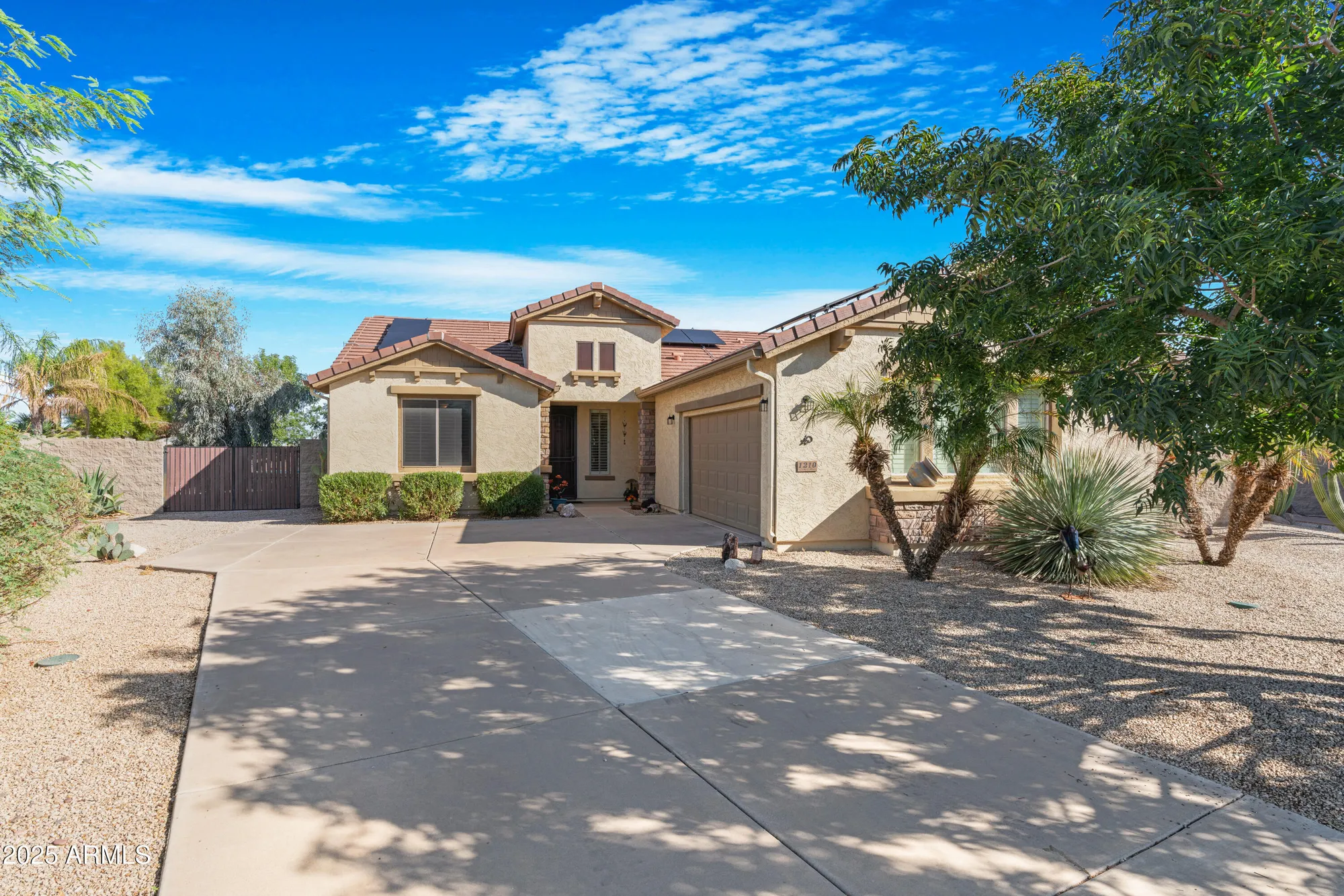 Property Slideshow image 2 of 36 | 1210 w cutleaf cir, San Tan Valley, AZ, 85143