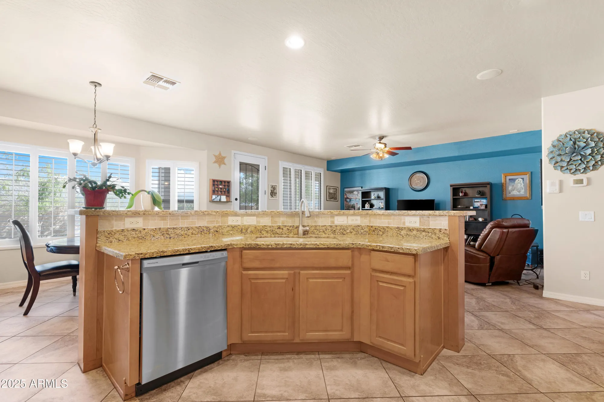 Property Slideshow image 12 of 36 | 1210 w cutleaf cir, San Tan Valley, AZ, 85143