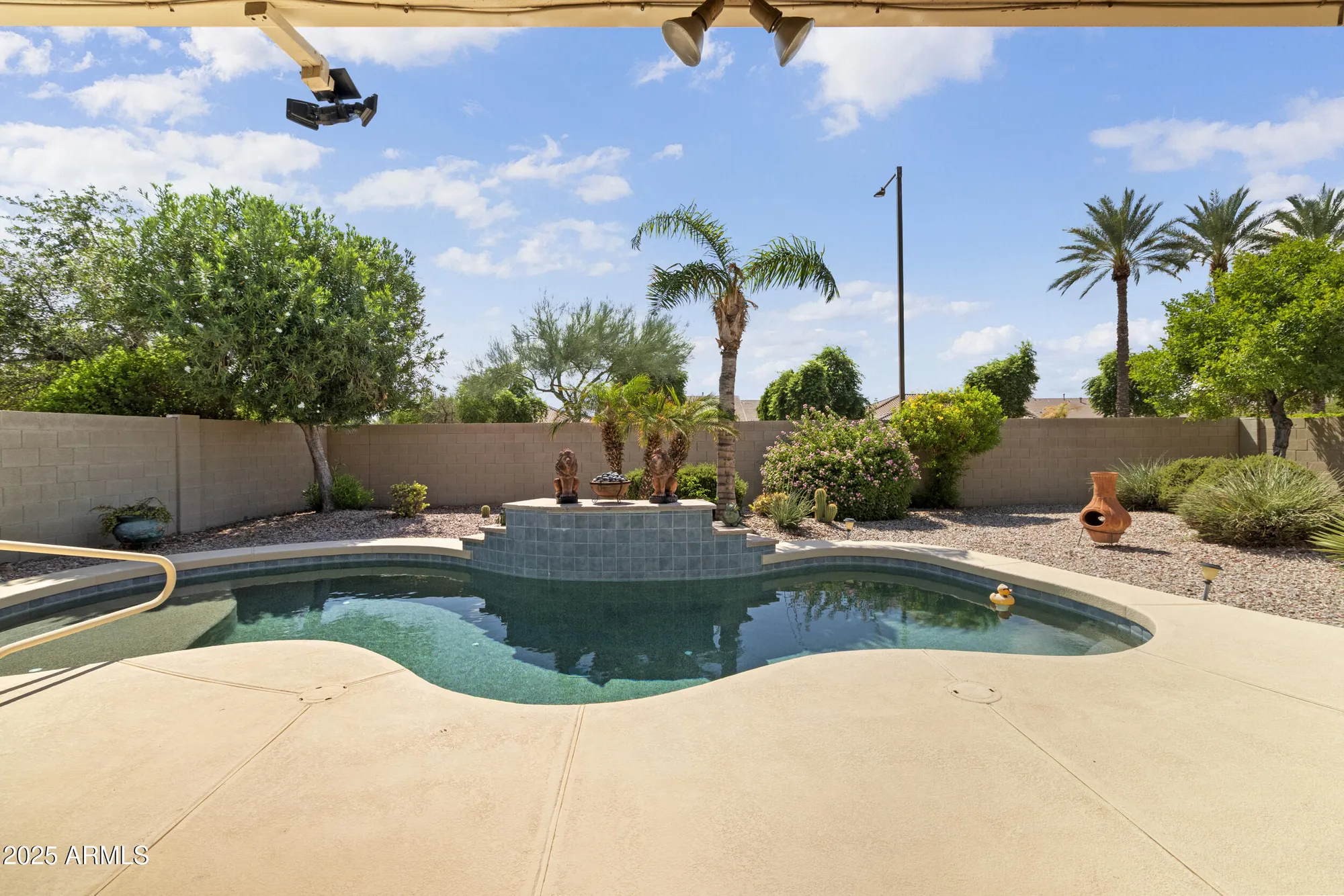 Property Slideshow image 14 of 23 | 16083 w cambridge ave, Goodyear, AZ, 85395