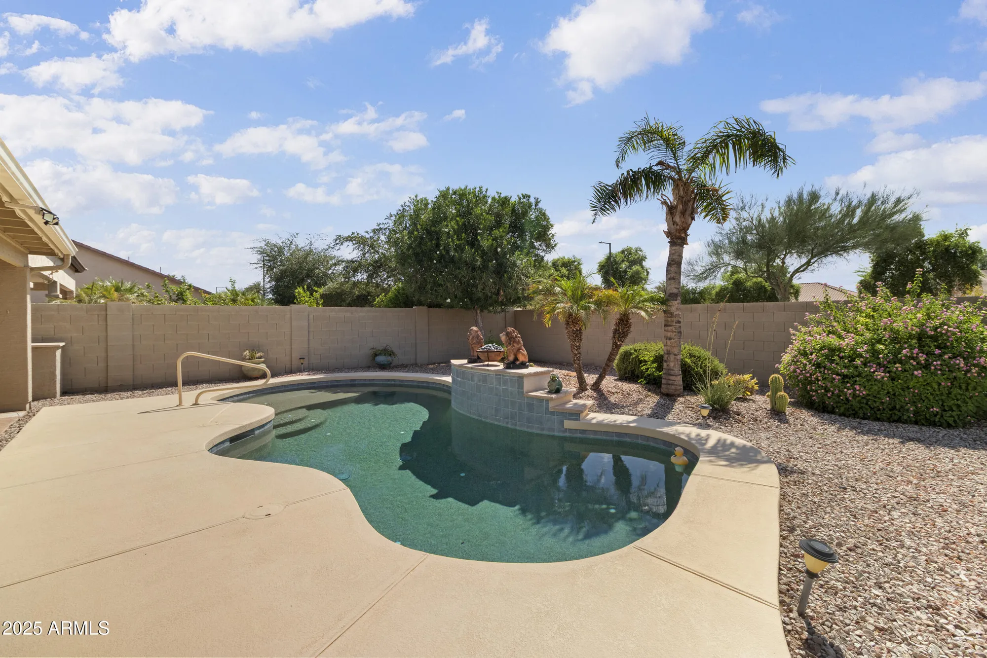 Property Slideshow image 15 of 23 | 16083 w cambridge ave, Goodyear, AZ, 85395