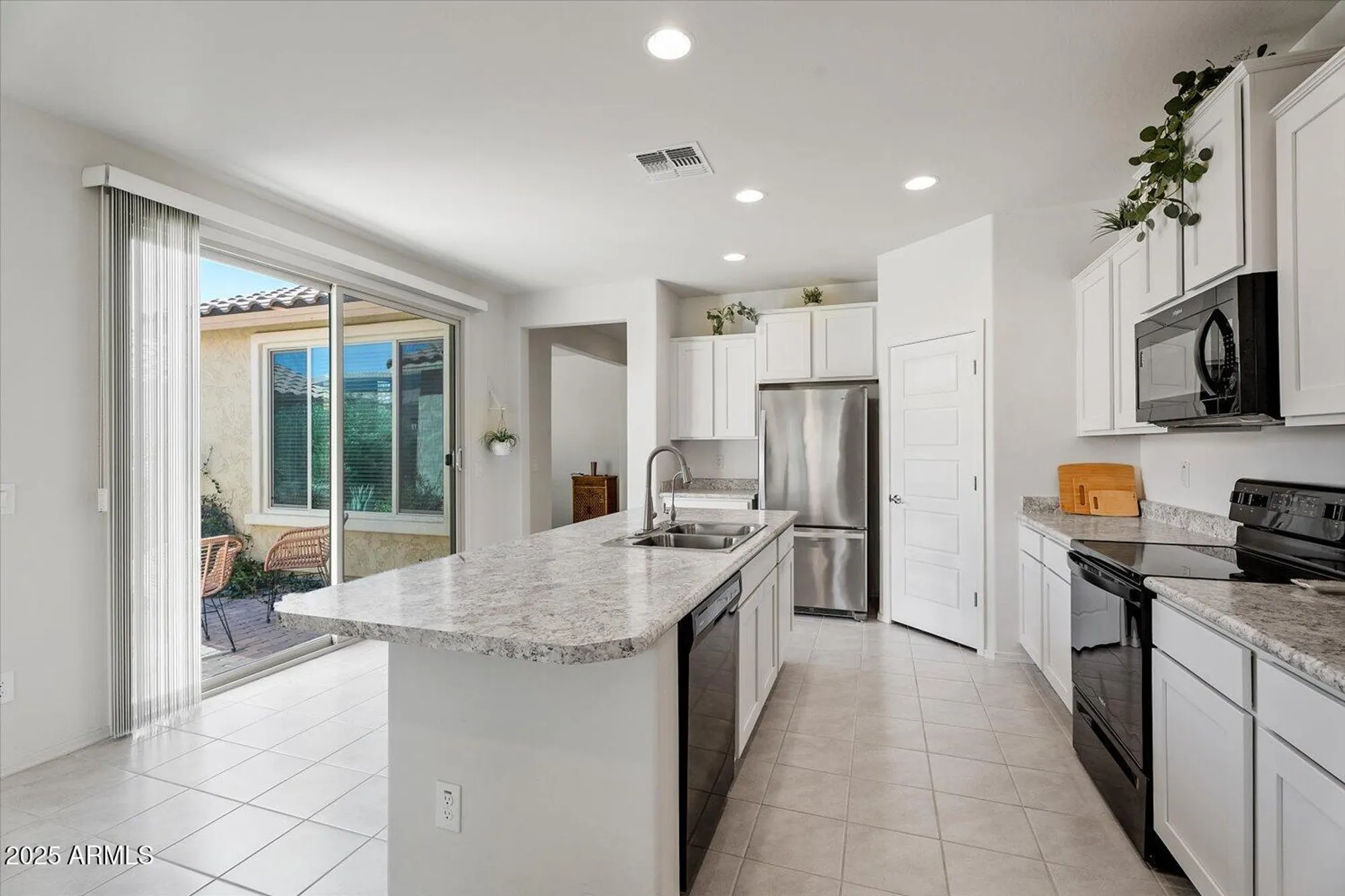 Property Slideshow image 6 of 49 | 7790 w noble prairie way, Florence, AZ, 85132