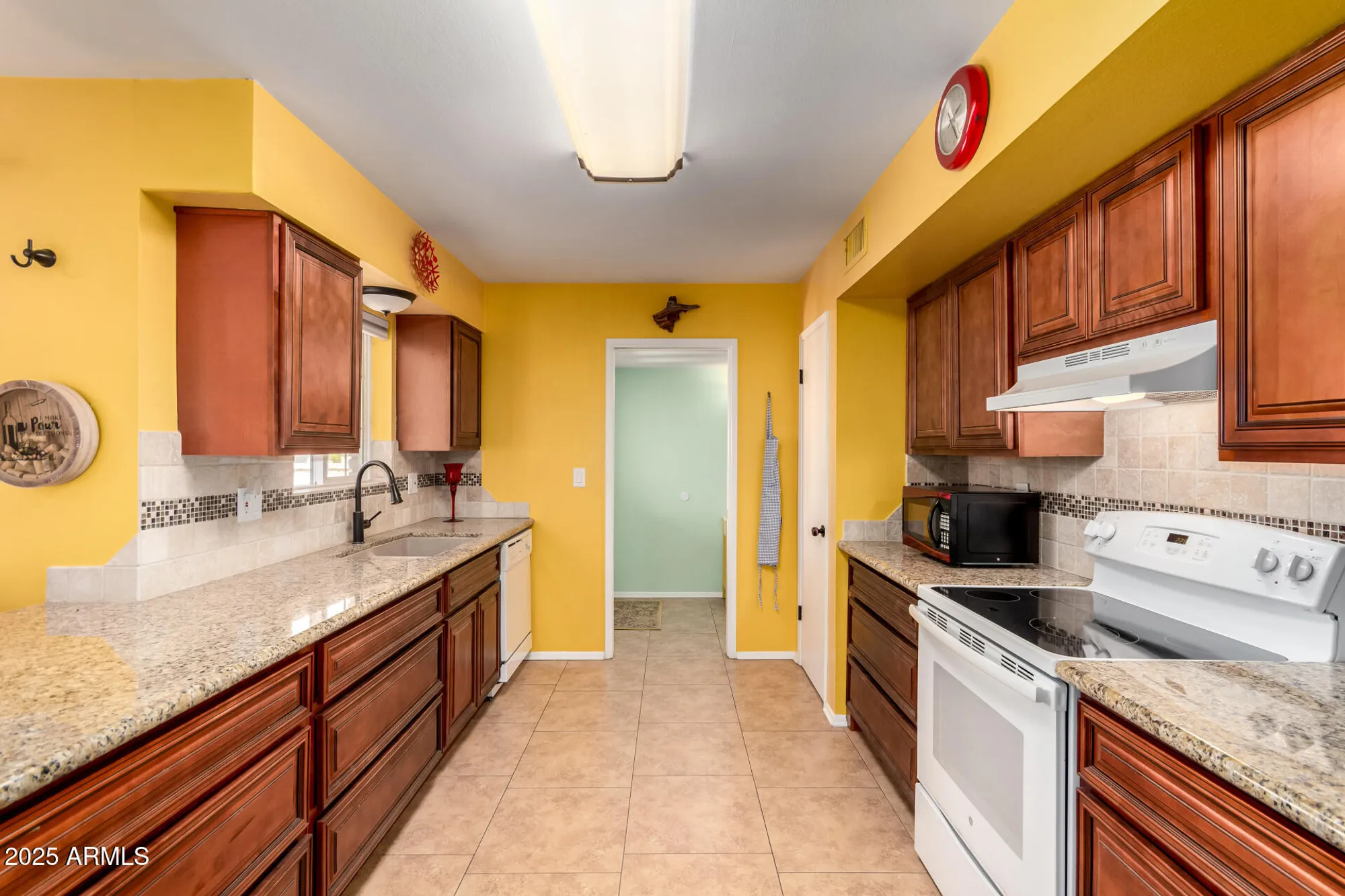 Property Slideshow image 14 of 30 | 10109 w mountain view rd, Sun City, AZ, 85351