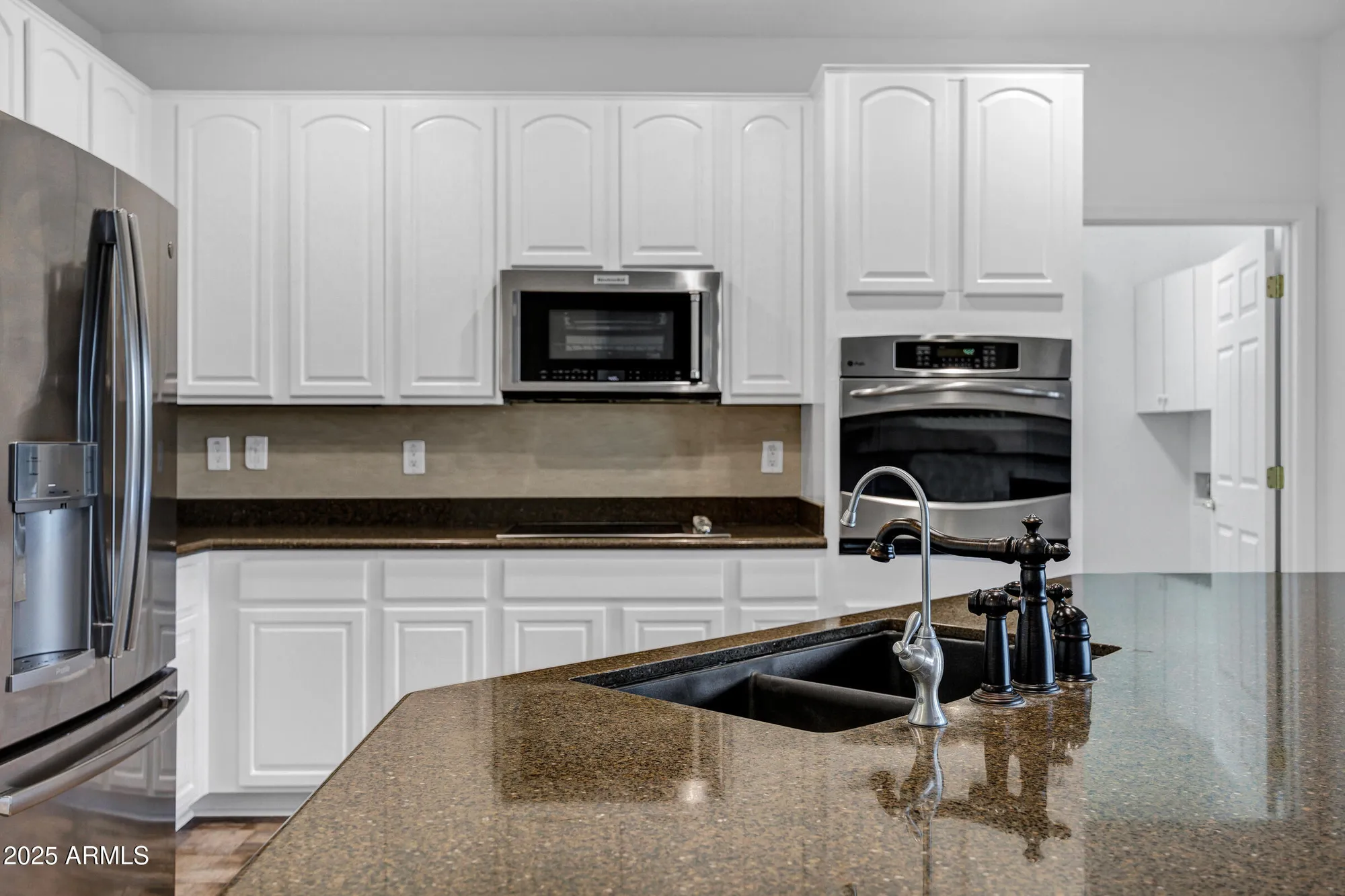 Property Slideshow image 4 of 25 | 20391 n sunrise ln, Maricopa, AZ, 85138