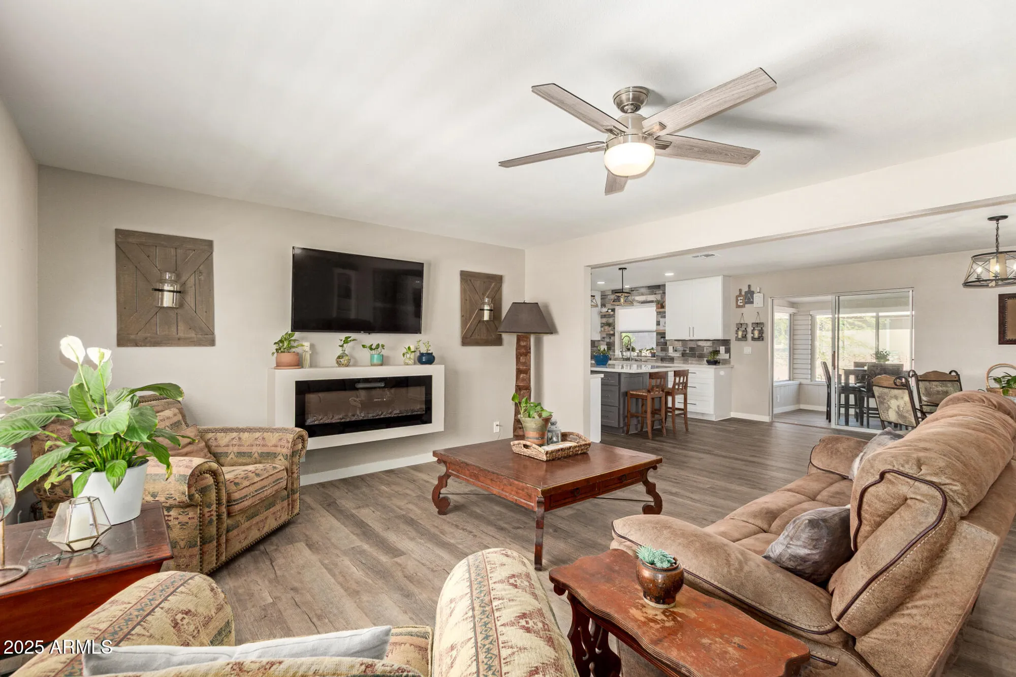 Property Slideshow image 6 of 35 | 4630 e capri ave, Mesa, AZ, 85206