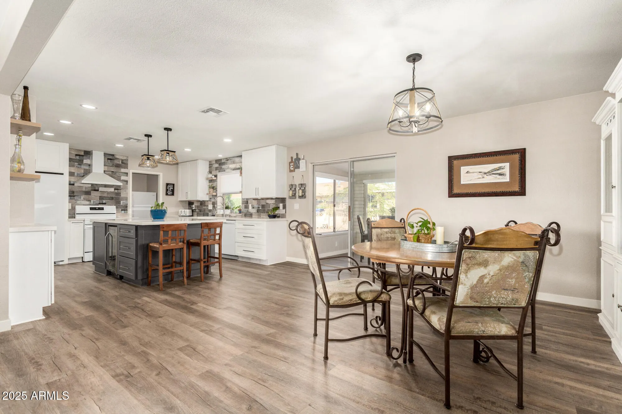 Property Slideshow image 8 of 35 | 4630 e capri ave, Mesa, AZ, 85206