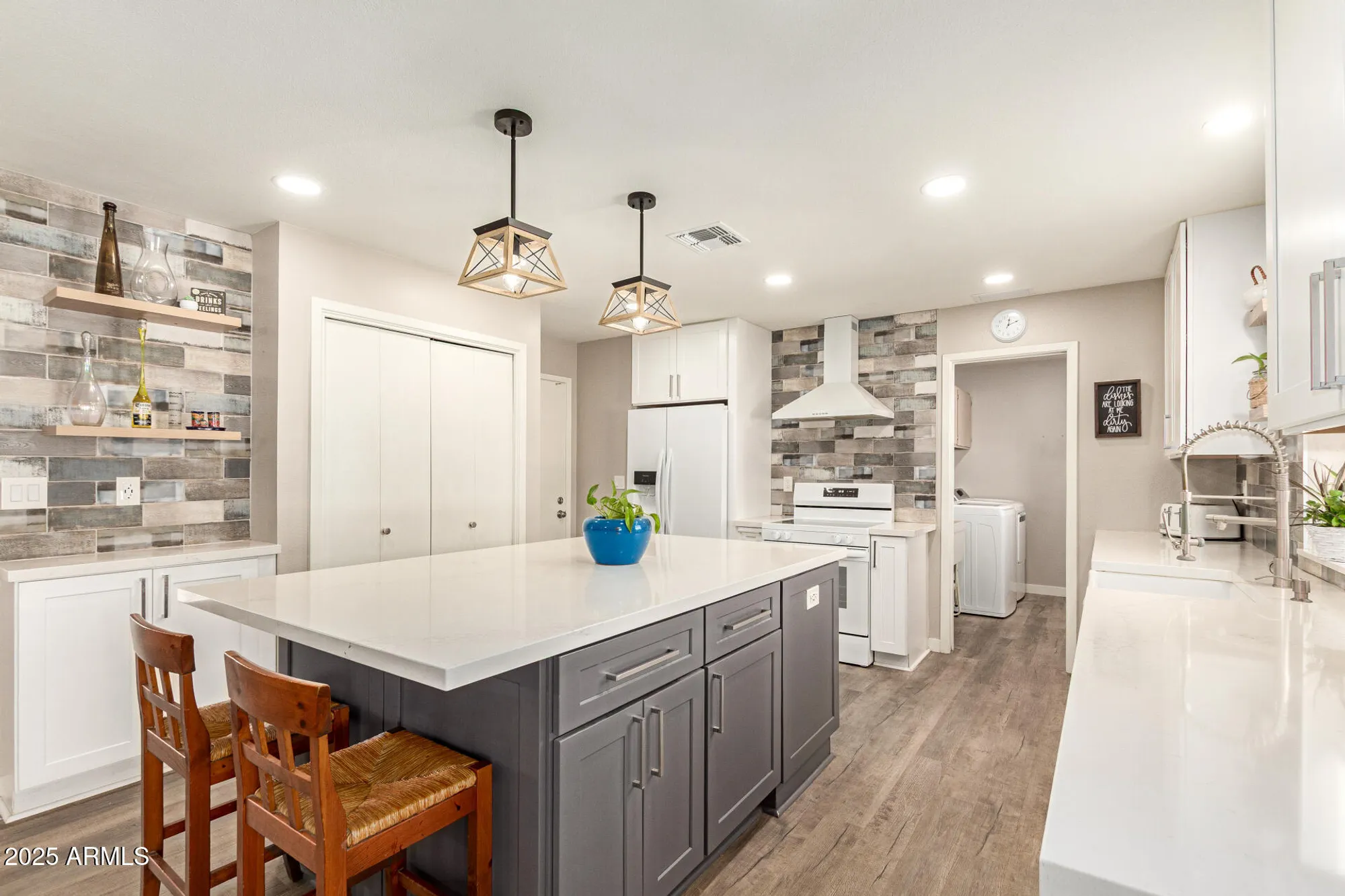 Property Slideshow image 9 of 35 | 4630 e capri ave, Mesa, AZ, 85206