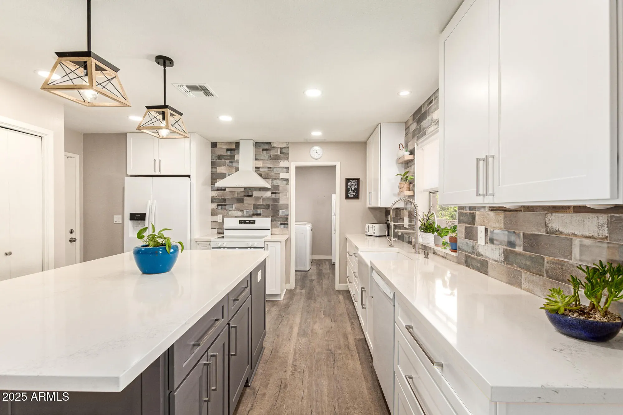 Property Slideshow image 12 of 35 | 4630 e capri ave, Mesa, AZ, 85206