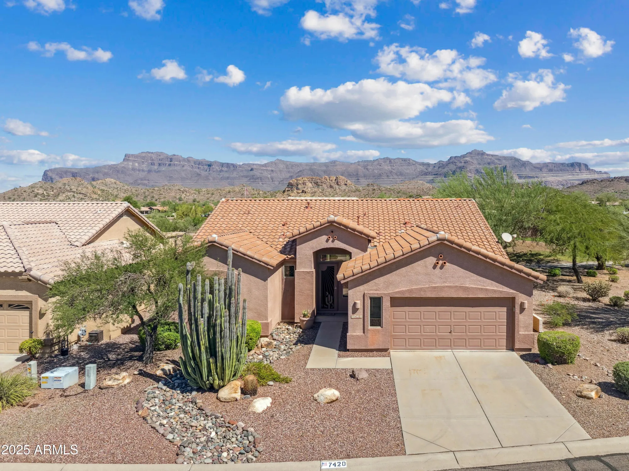 Property Slideshow image 1 of 33 | 7420 e desert spoon ln, Gold Canyon, AZ, 85118