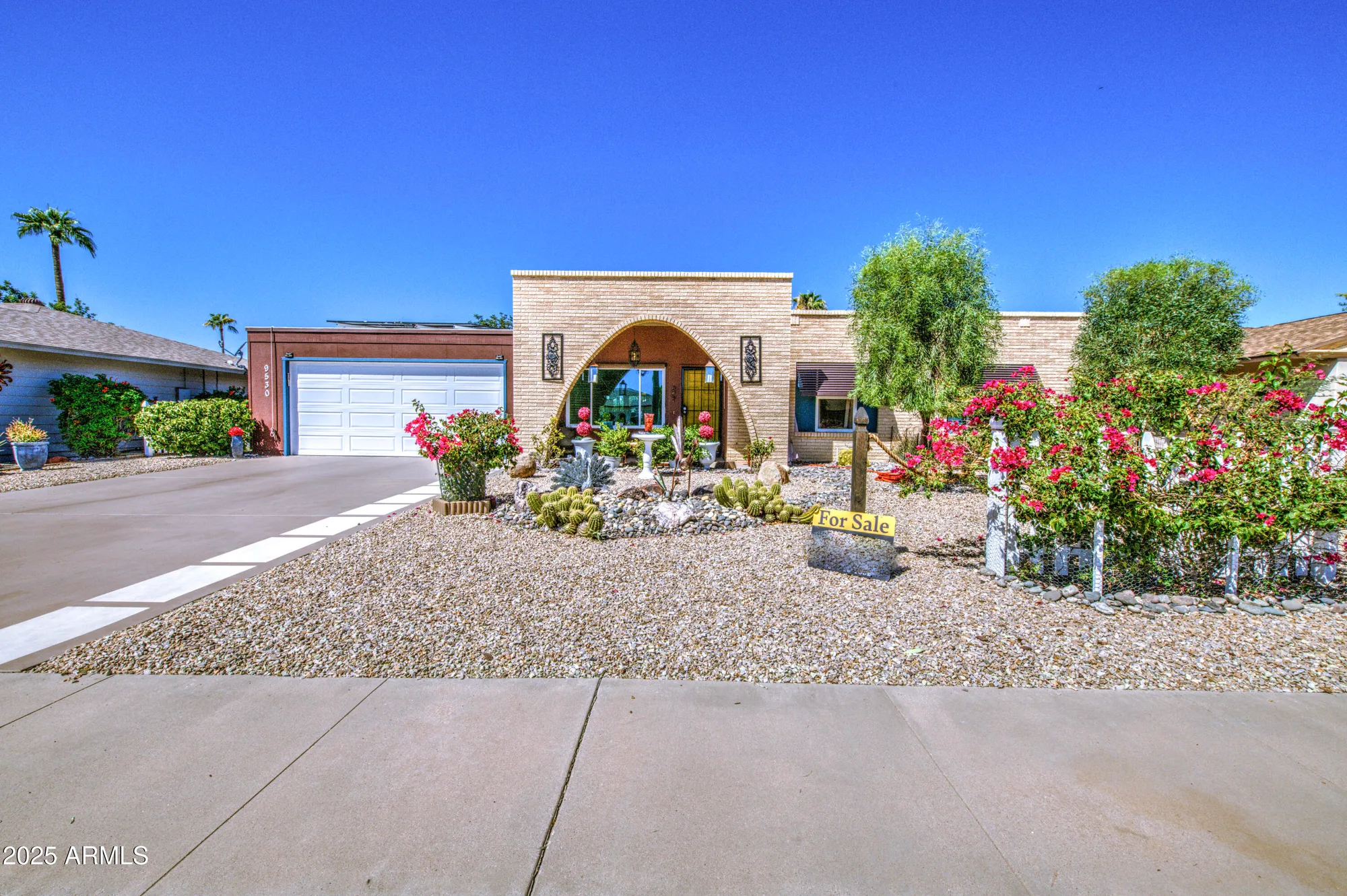 Property Slideshow image 1 of 30 | 9530 w hidden valley cir, Sun City, AZ, 85351
