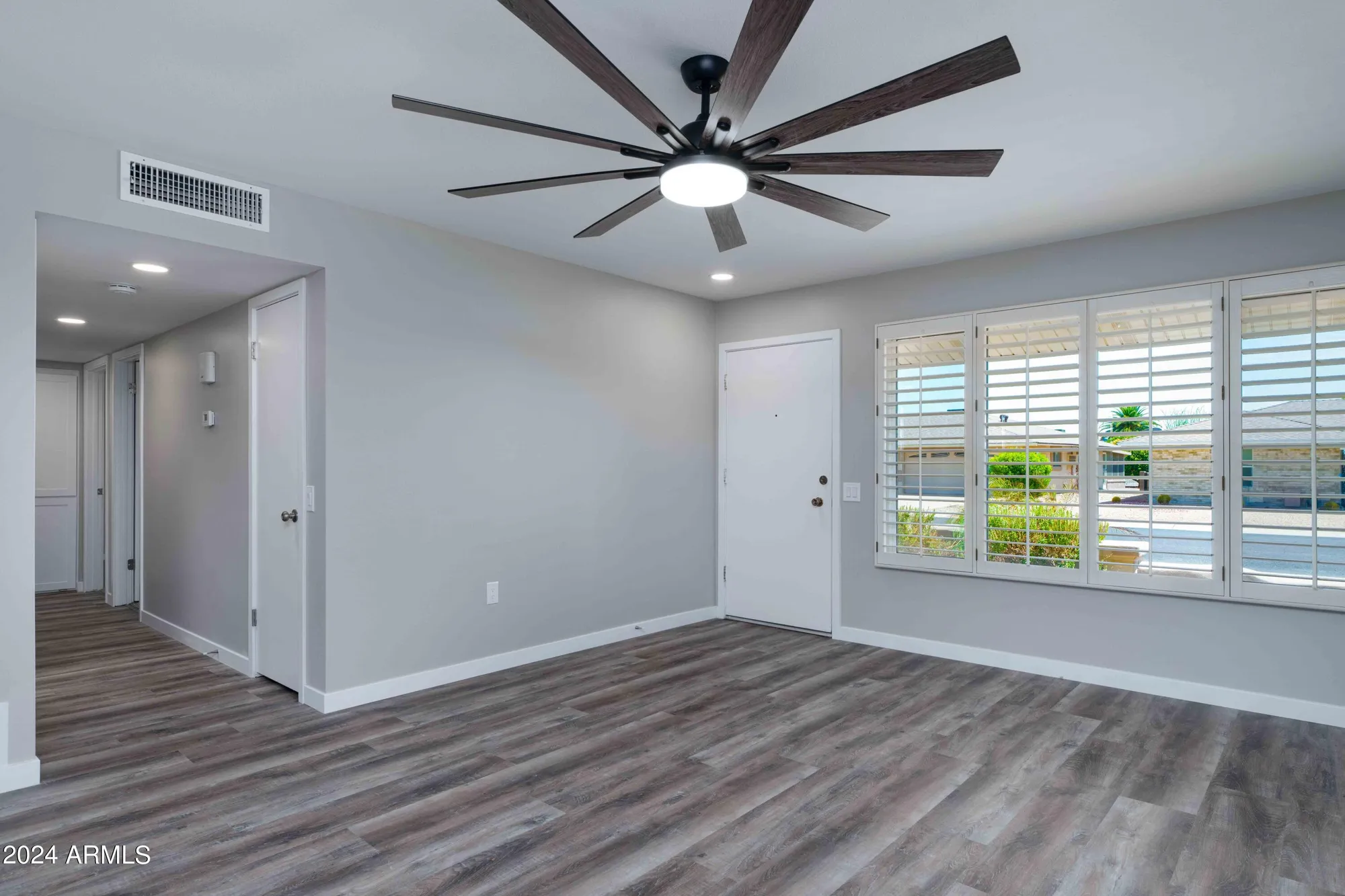 Property Slideshow image 7 of 40 | 10608 w edgewood dr, Sun City, AZ, 85351