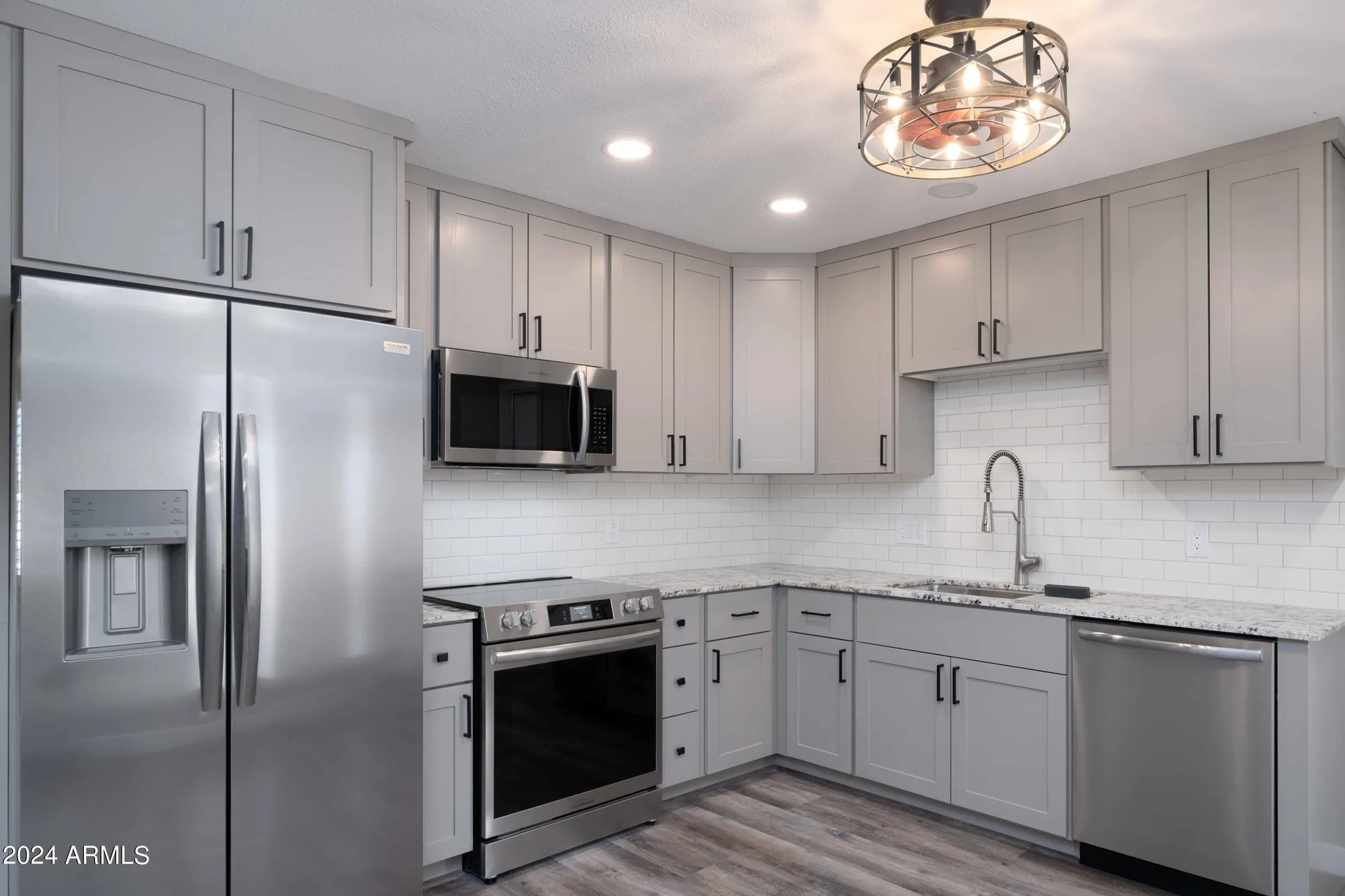 Property Slideshow image 14 of 40 | 10608 w edgewood dr, Sun City, AZ, 85351