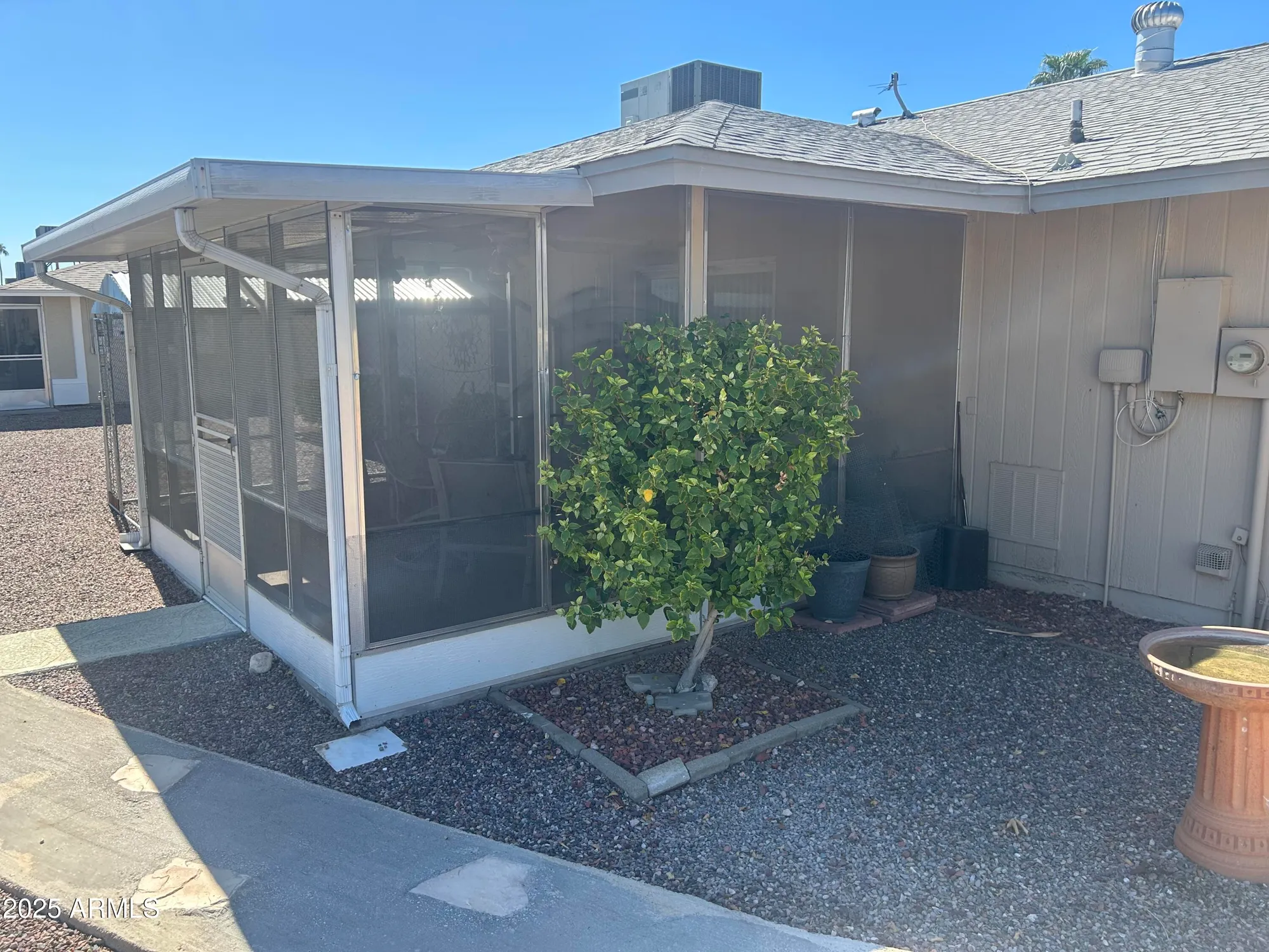 Property Slideshow image 20 of 27 | 9526 w country club dr, Sun City, AZ, 85373