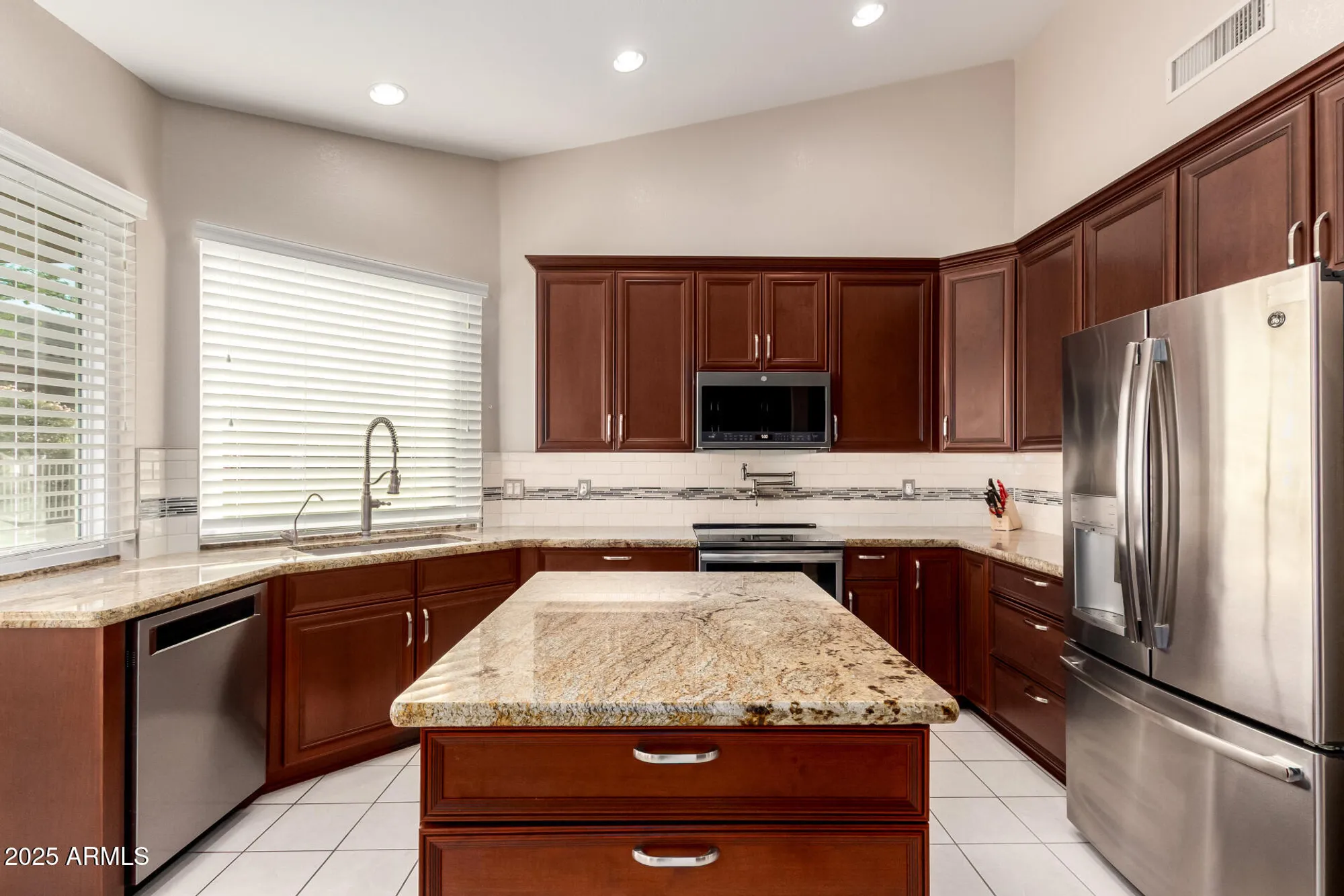 Property Slideshow image 14 of 73 | 8807 e saguaro blossom rd, Gold Canyon, AZ, 85118