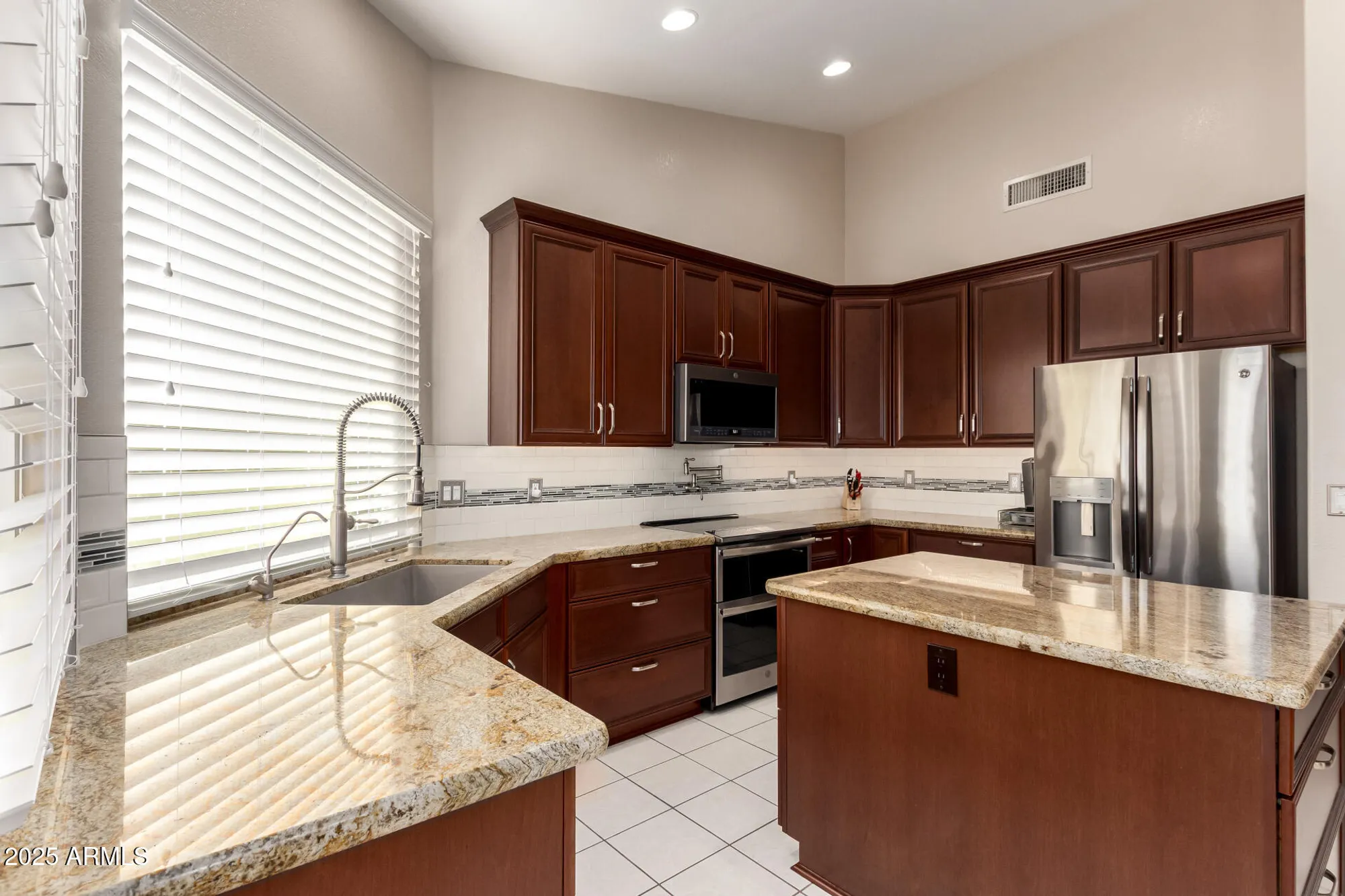 Property Slideshow image 15 of 73 | 8807 e saguaro blossom rd, Gold Canyon, AZ, 85118