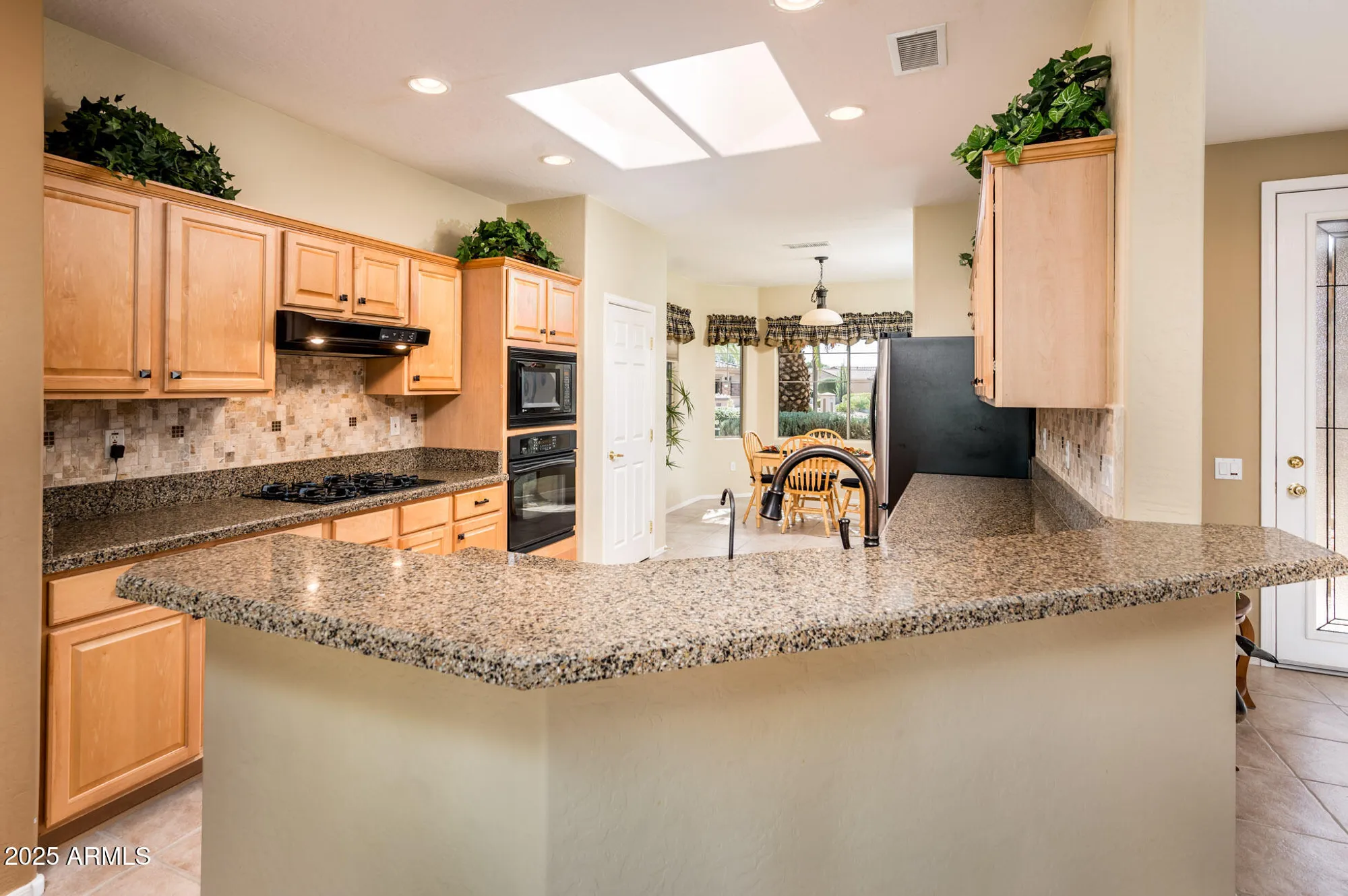 Property Slideshow image 10 of 39 | 17960 w pradera ln, Surprise, AZ, 85387