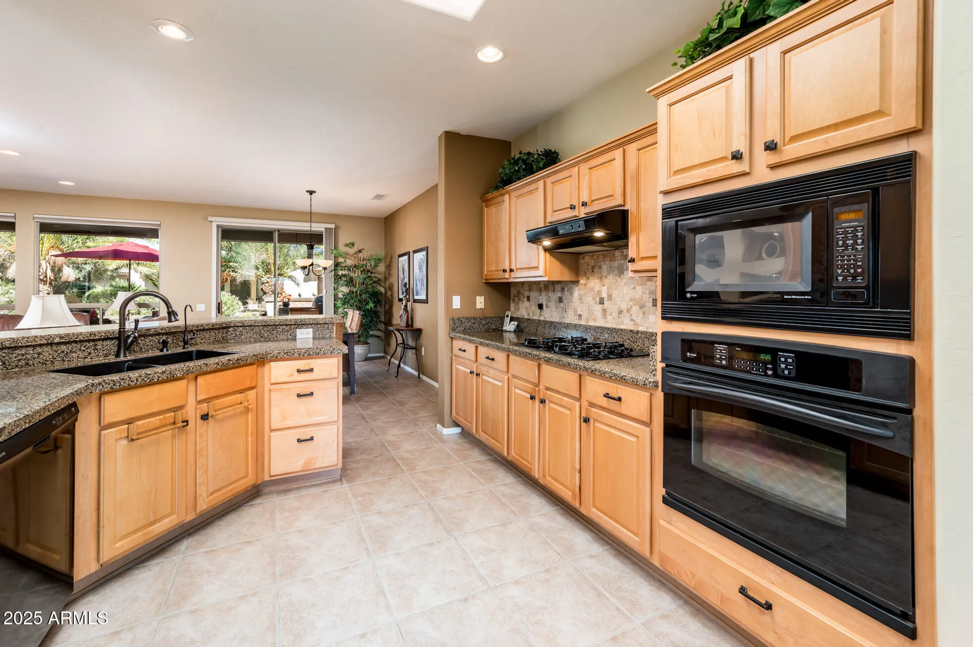 Property Slideshow image 13 of 39 | 17960 w pradera ln, Surprise, AZ, 85387