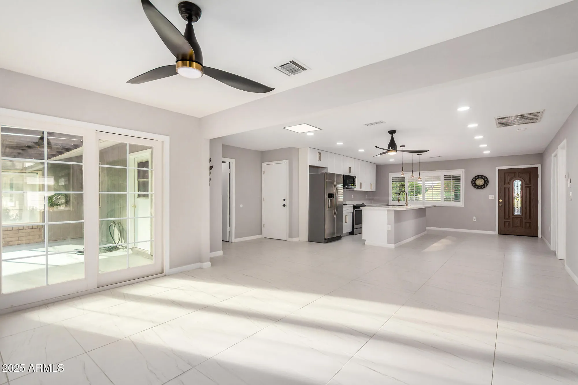 Property Slideshow image 7 of 41 | 9325 w arrowhead dr, Sun City, AZ, 85351