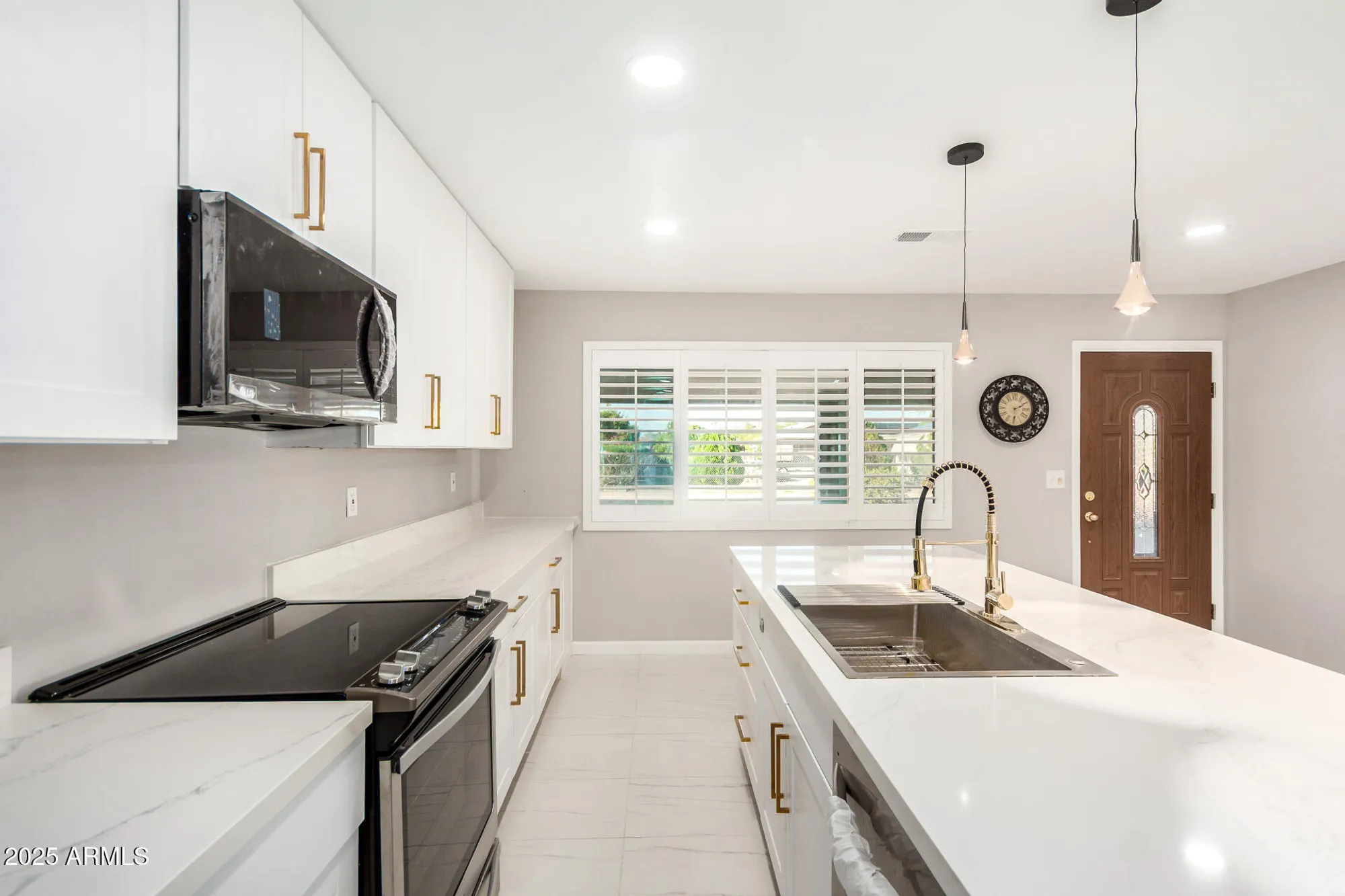 Property Slideshow image 16 of 41 | 9325 w arrowhead dr, Sun City, AZ, 85351