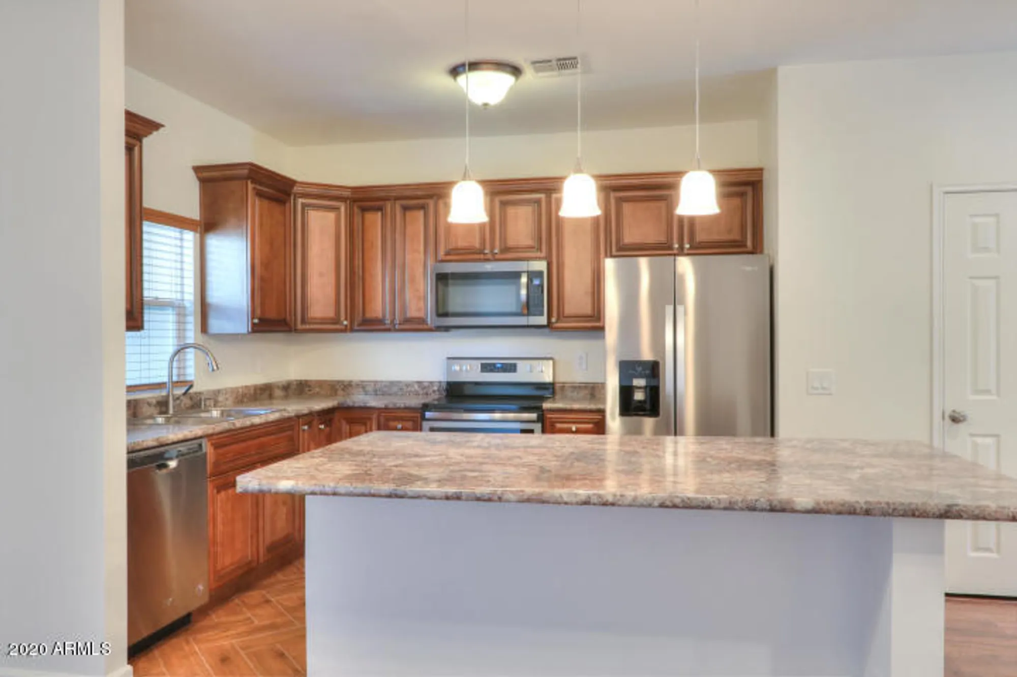 Property Slideshow image 10 of 29 | 3324 w mcrae way unit 1, Phoenix, AZ, 85027