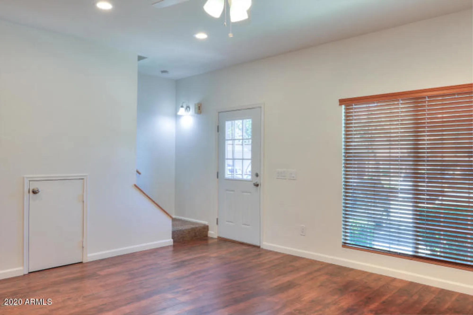 Property Slideshow image 13 of 29 | 3324 w mcrae way unit 1, Phoenix, AZ, 85027