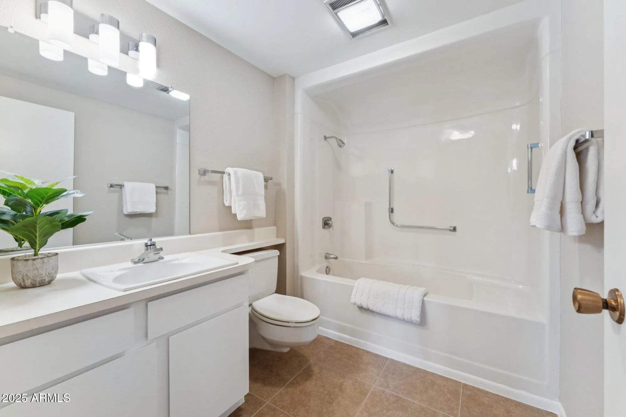 Property Slideshow image 13 of 37 | 12331 w sonnet dr, Sun City West, AZ, 85375