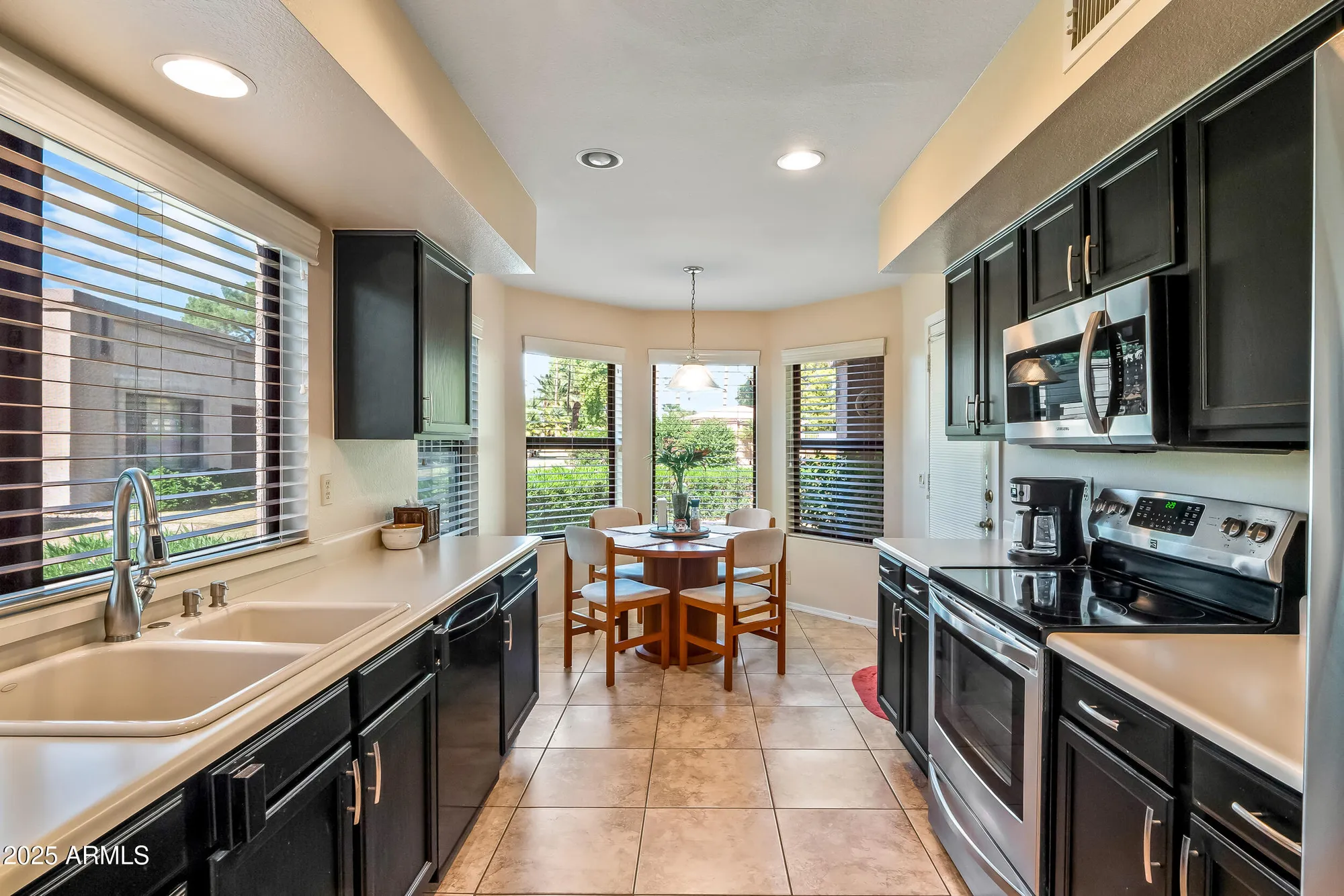 Property Slideshow image 23 of 41 | 9322 w topeka dr, Peoria, AZ, 85382
