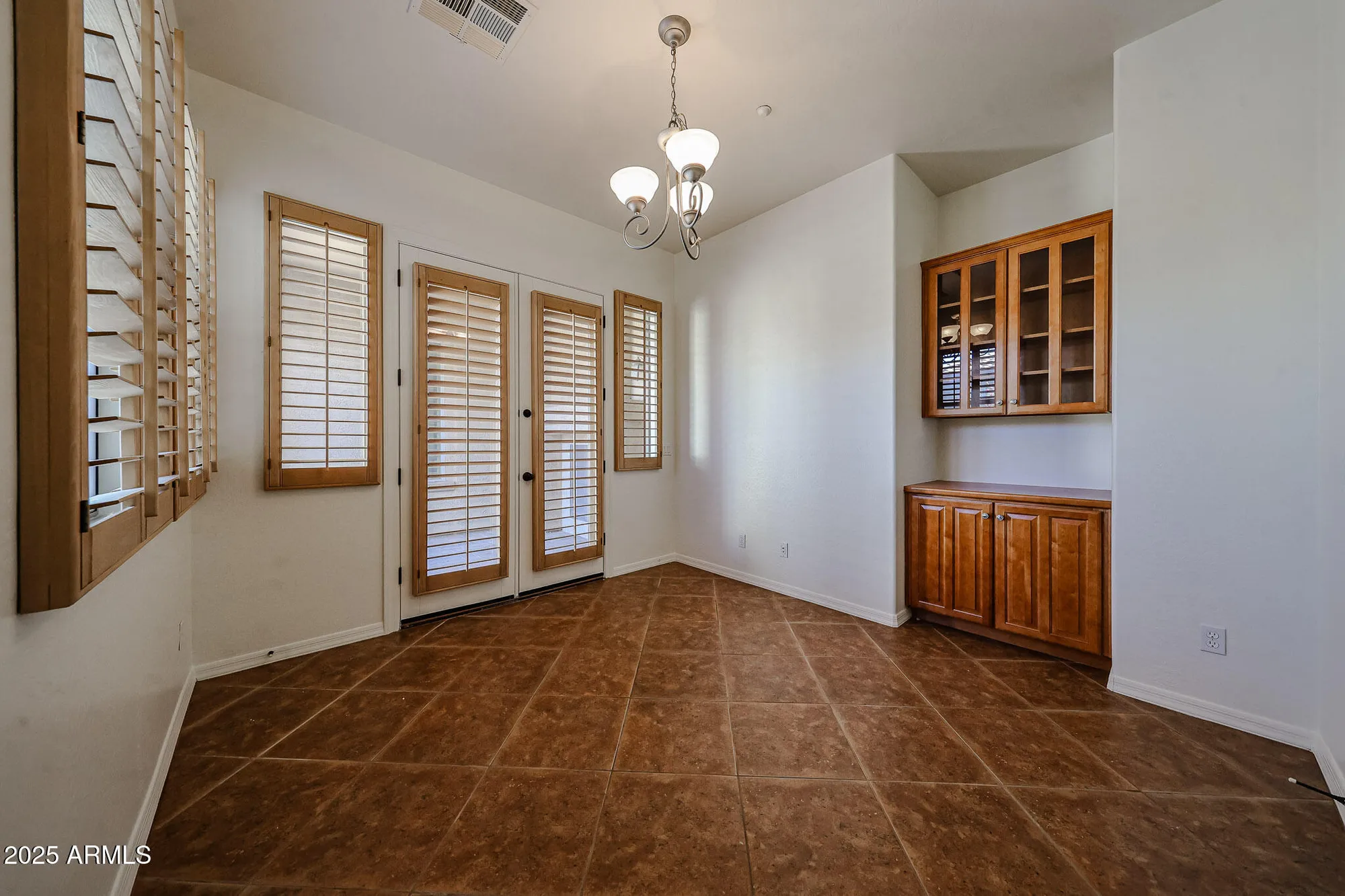 Property Slideshow image 10 of 64 | 12439 w yellow bird ln, Peoria, AZ, 85383