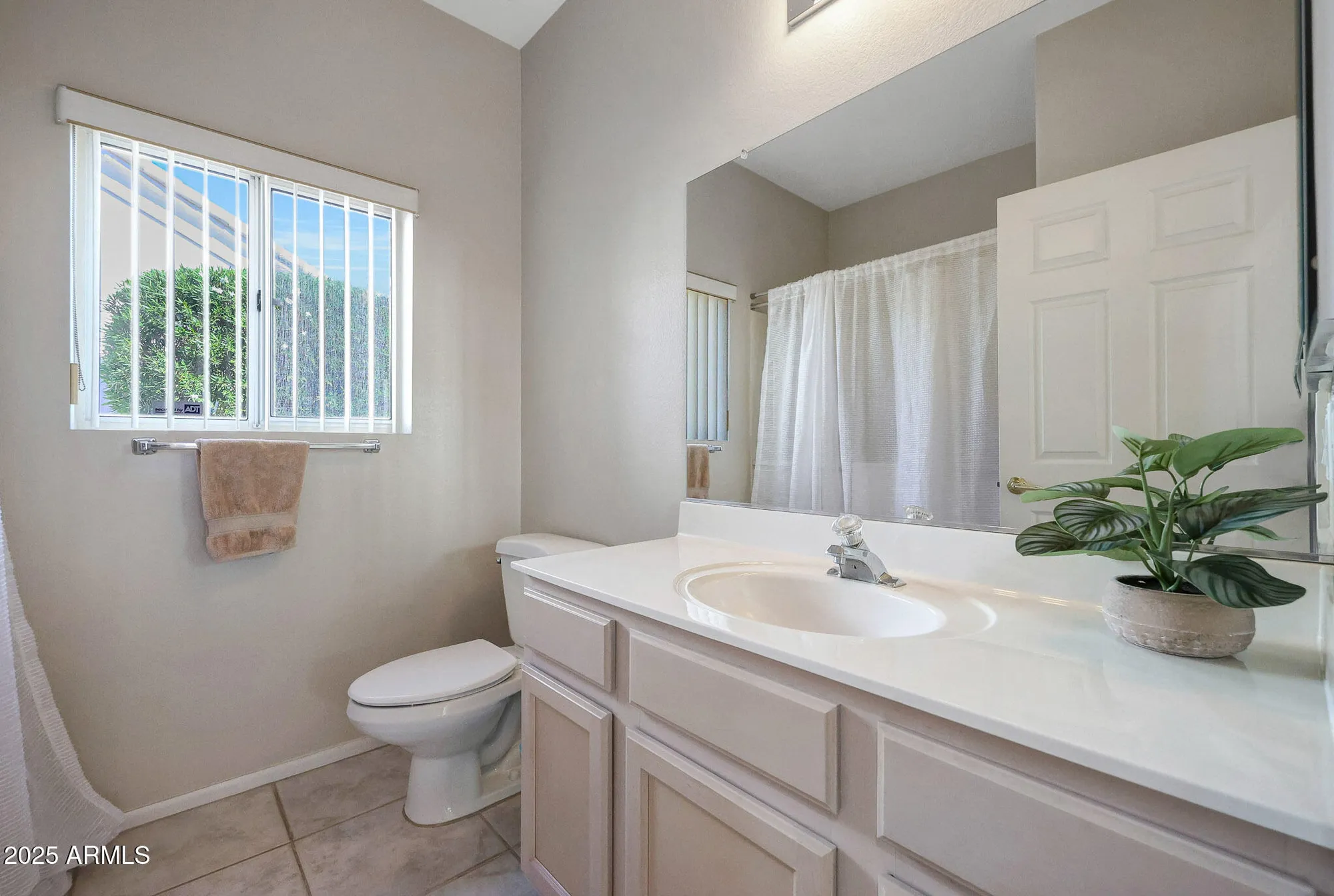 Property Slideshow image 4 of 11 | 15323 w robertson dr, Sun City West, AZ, 85375