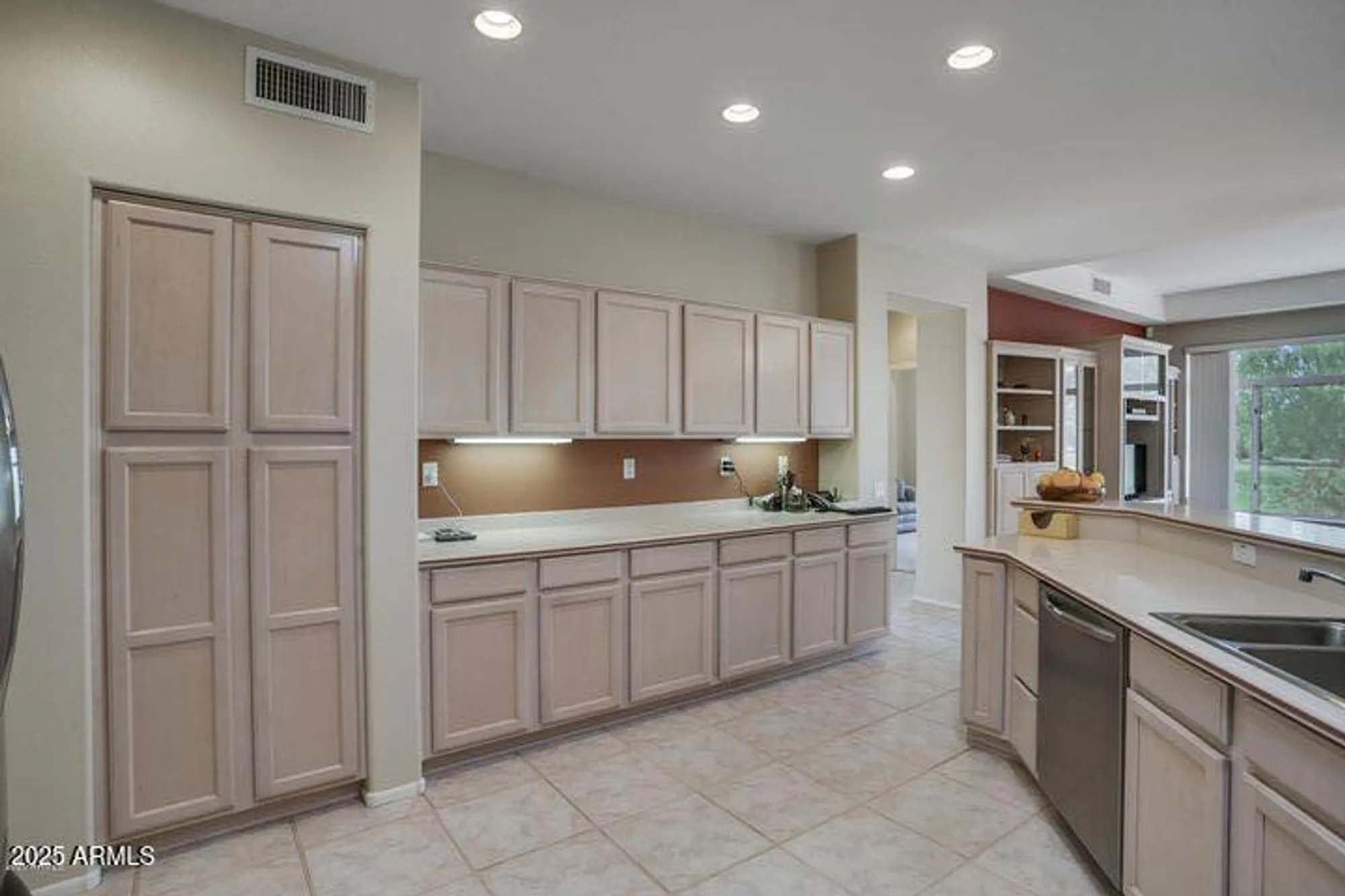 Property Slideshow image 10 of 11 | 15323 w robertson dr, Sun City West, AZ, 85375