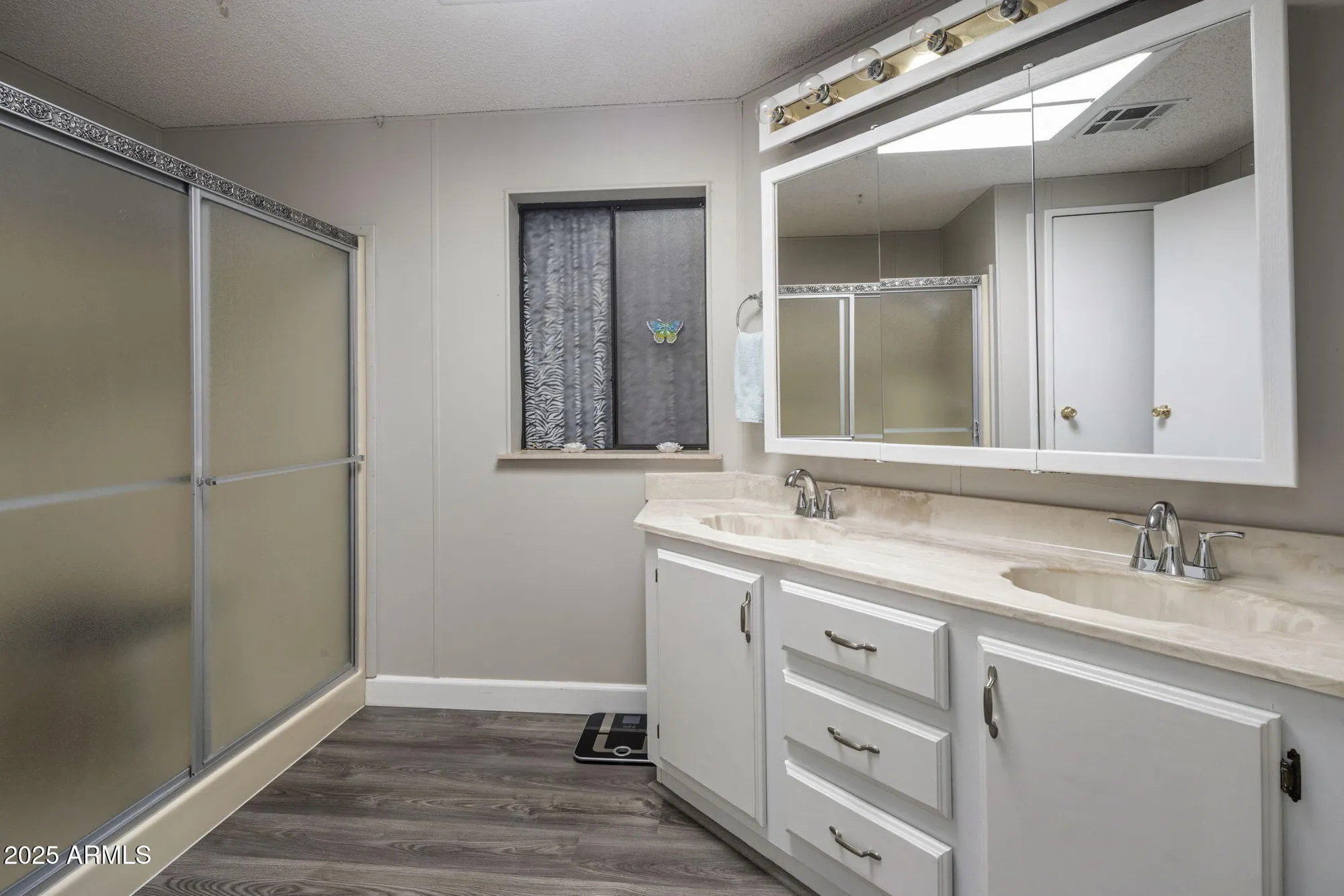 Property Slideshow image 16 of 29 | 546 s 83rd way, Mesa, AZ, 85208