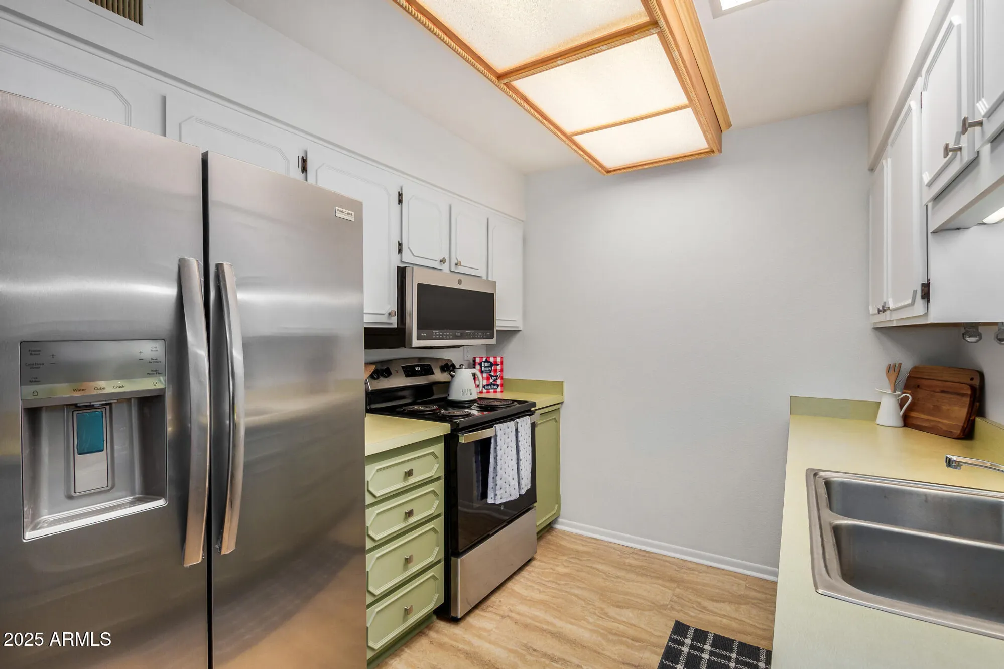 Property Slideshow image 14 of 43 | 13637 n del webb blvd, Sun City, AZ, 85351