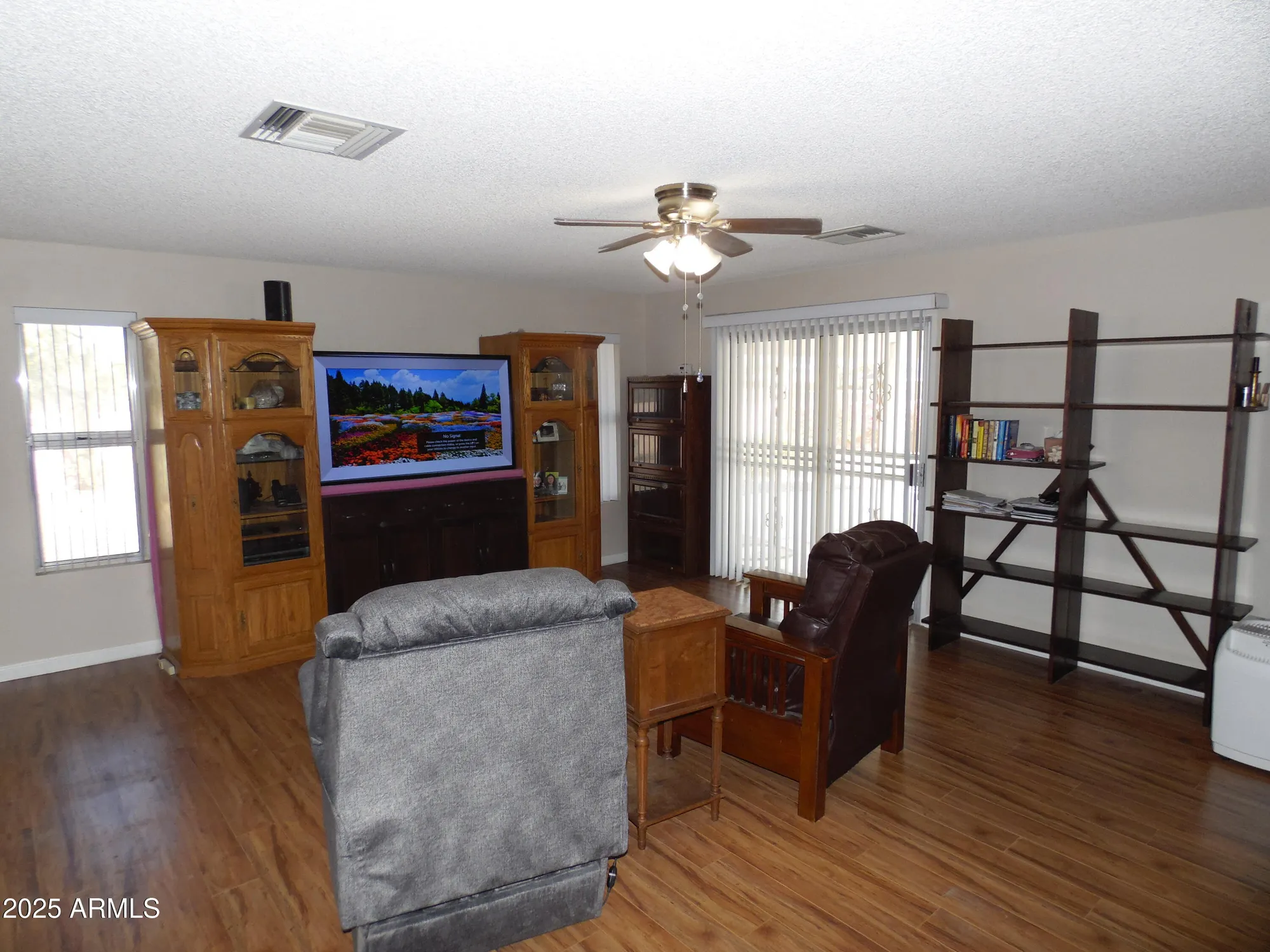 Property Slideshow image 10 of 23 | 9901 w mescalero ct, Sun City, AZ, 85373