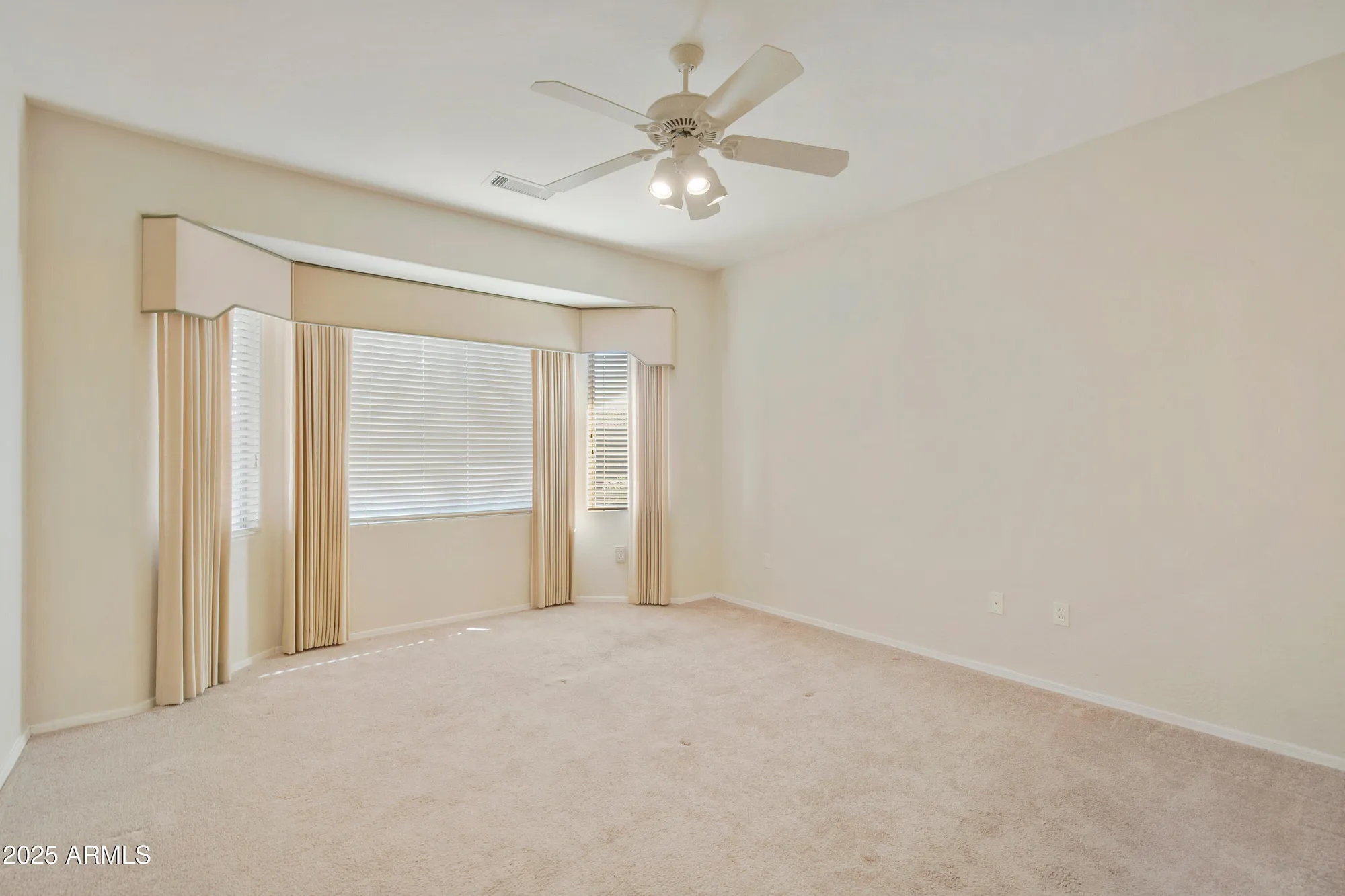 Property Slideshow image 7 of 26 | 19051 n aztec point dr, Surprise, AZ, 85387