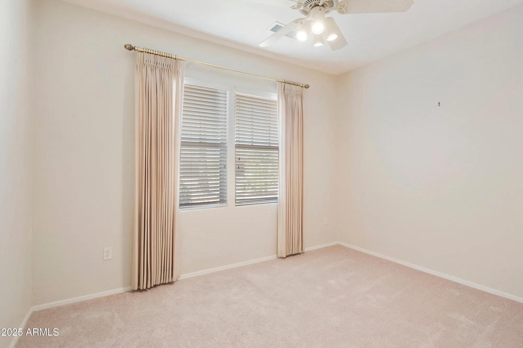 Property Slideshow image 12 of 26 | 19051 n aztec point dr, Surprise, AZ, 85387