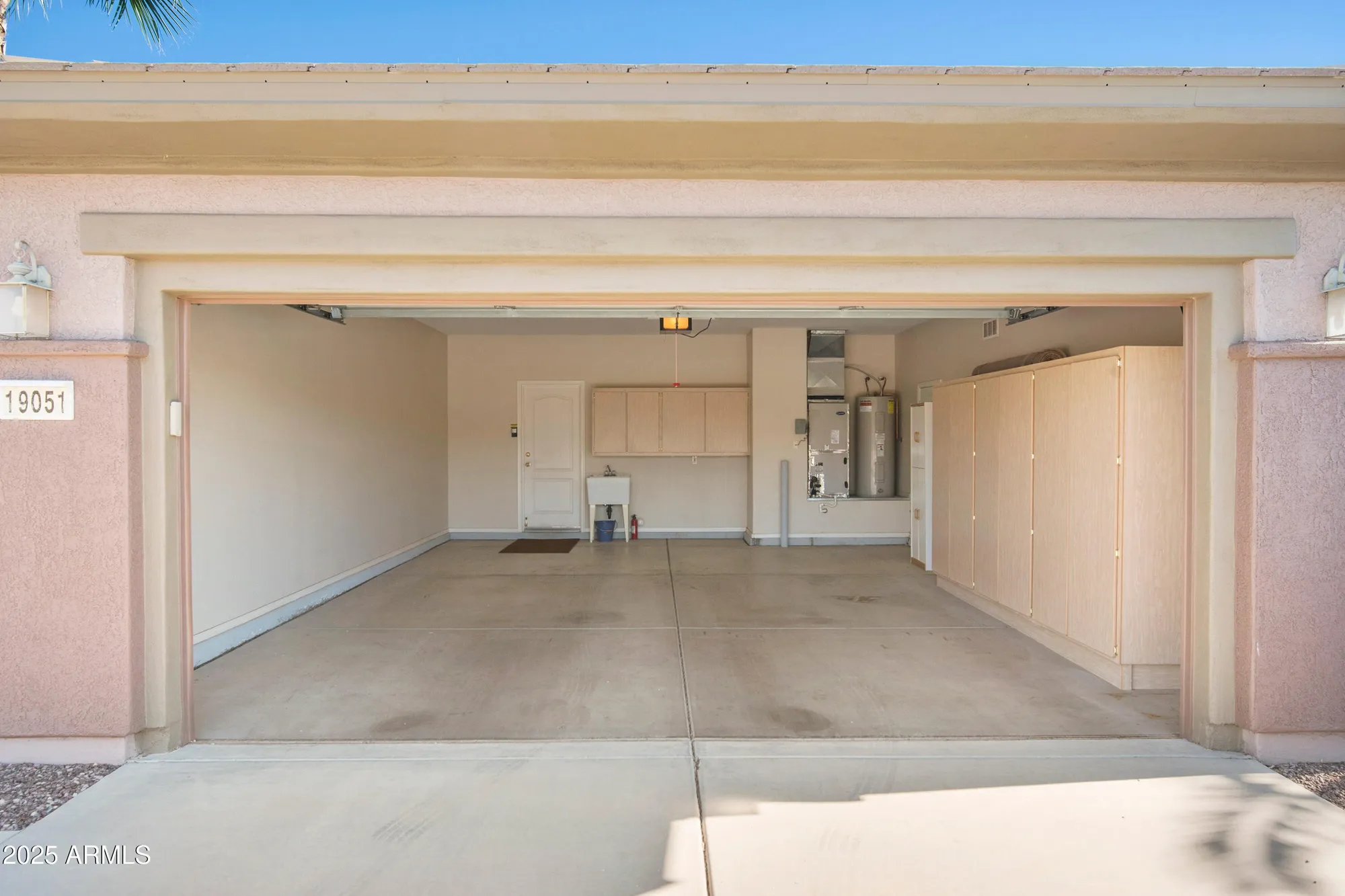 Property Slideshow image 17 of 26 | 19051 n aztec point dr, Surprise, AZ, 85387