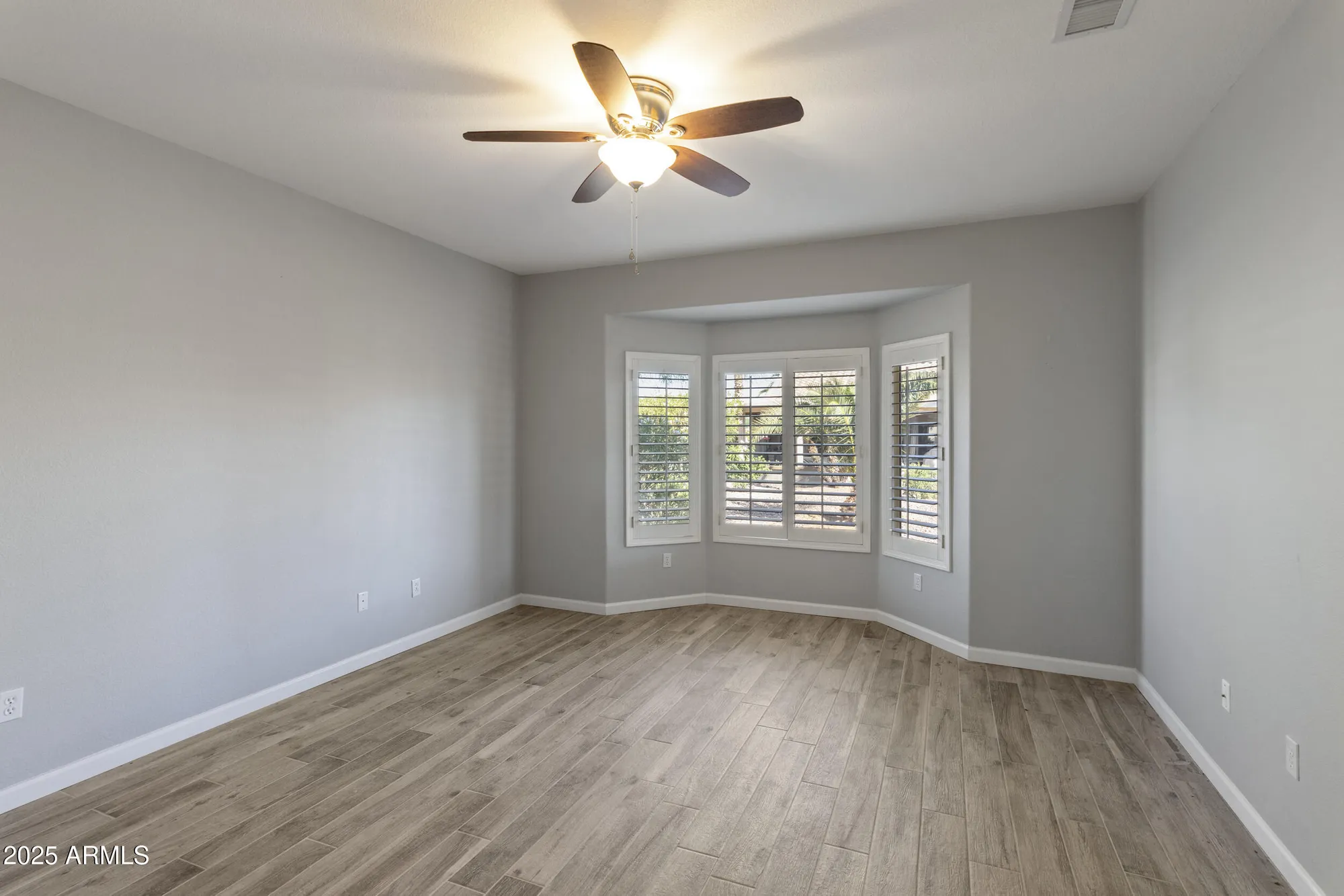 Property Slideshow image 14 of 20 | 16536 w rock springs ln, Surprise, AZ, 85374