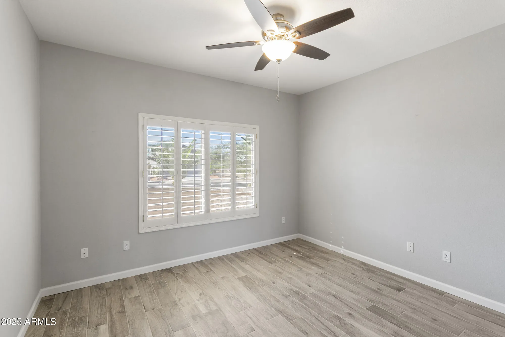 Property Slideshow image 12 of 20 | 16536 w rock springs ln, Surprise, AZ, 85374