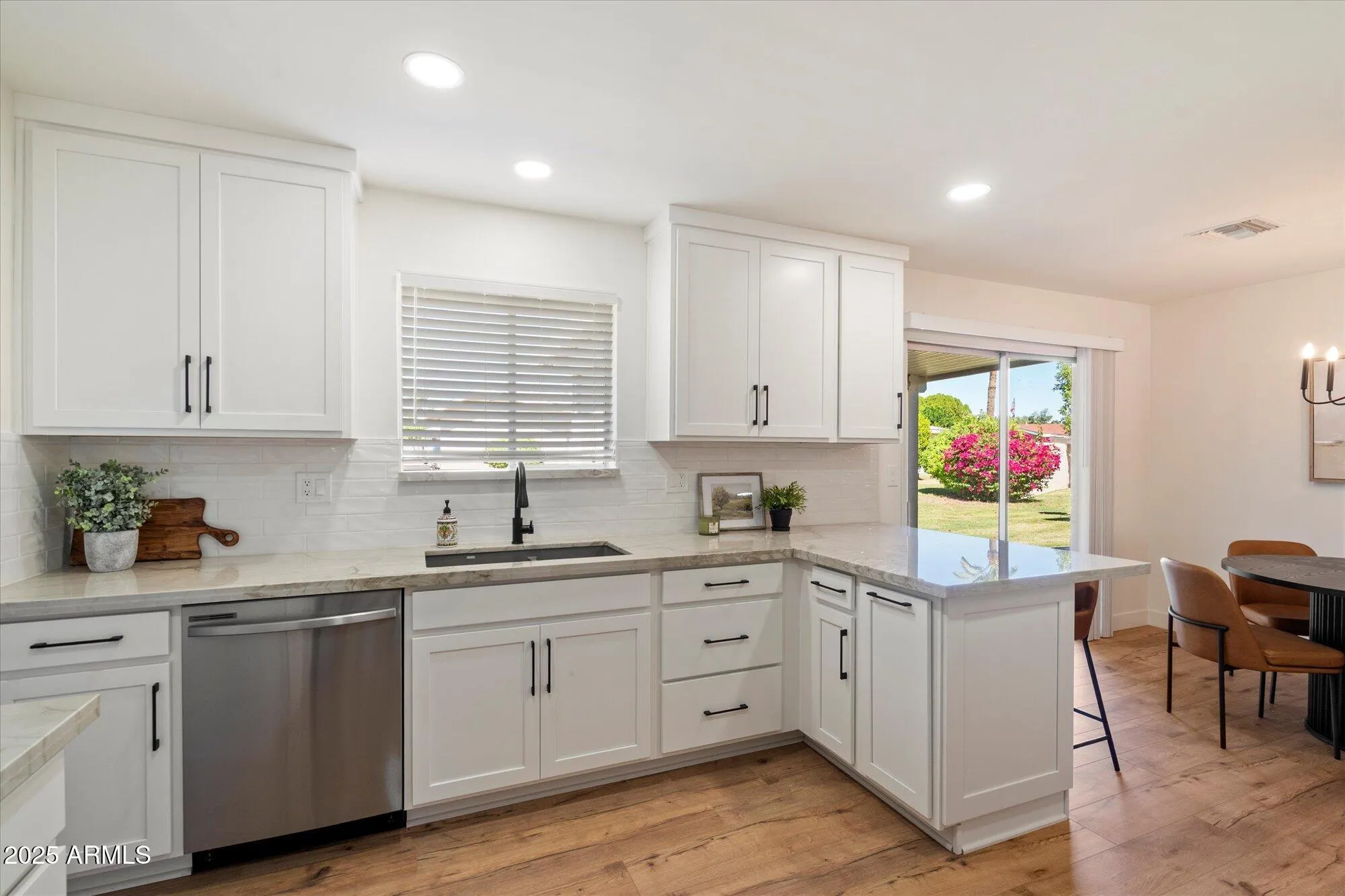 Property Slideshow image 10 of 26 | 10404 w audrey dr, Sun City, AZ, 85351