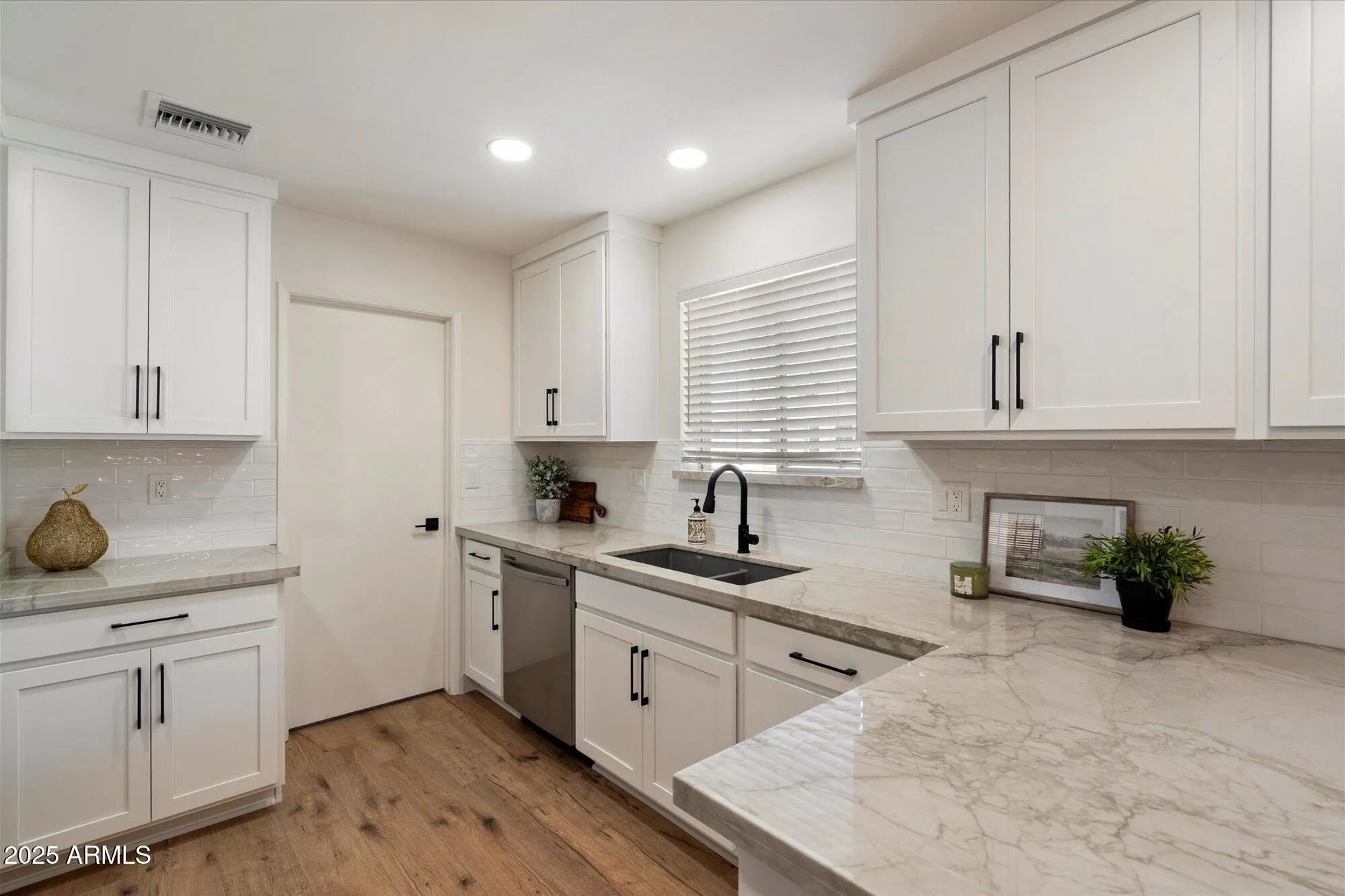 Property Slideshow image 13 of 26 | 10404 w audrey dr, Sun City, AZ, 85351