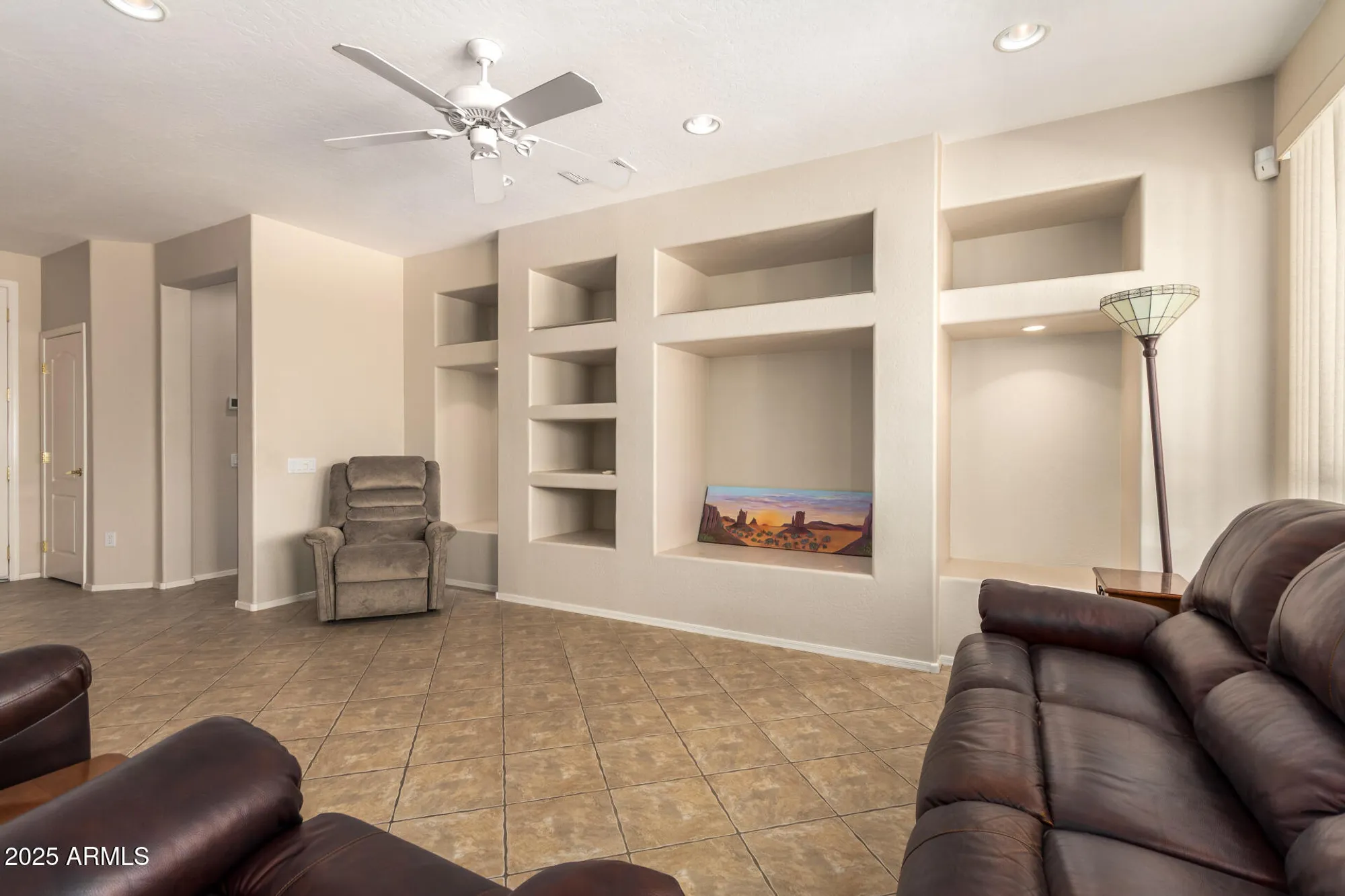 Property Slideshow image 8 of 38 | 18044 w tierra del sol dr, Surprise, AZ, 85387