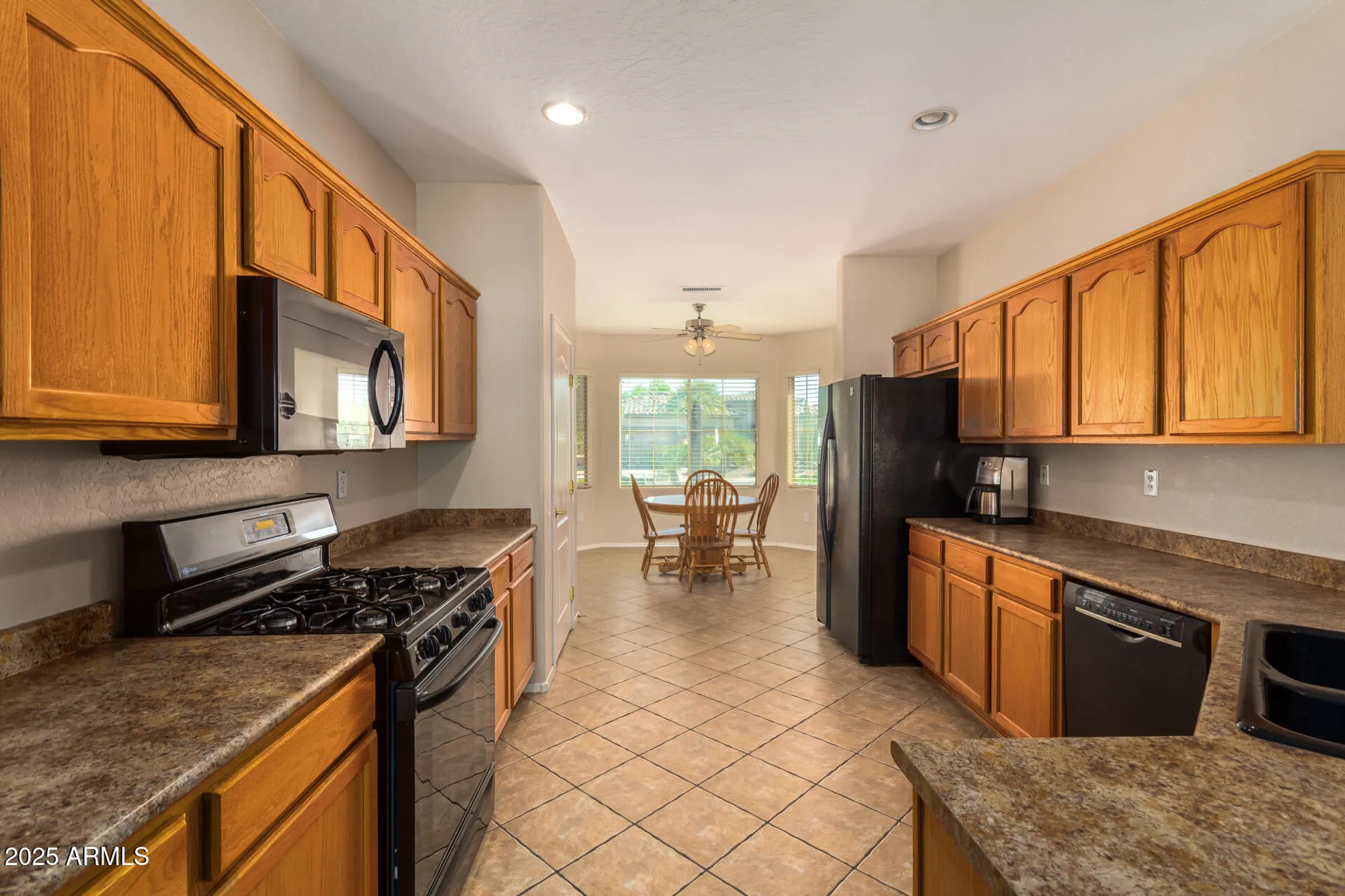 Property Slideshow image 12 of 38 | 18044 w tierra del sol dr, Surprise, AZ, 85387