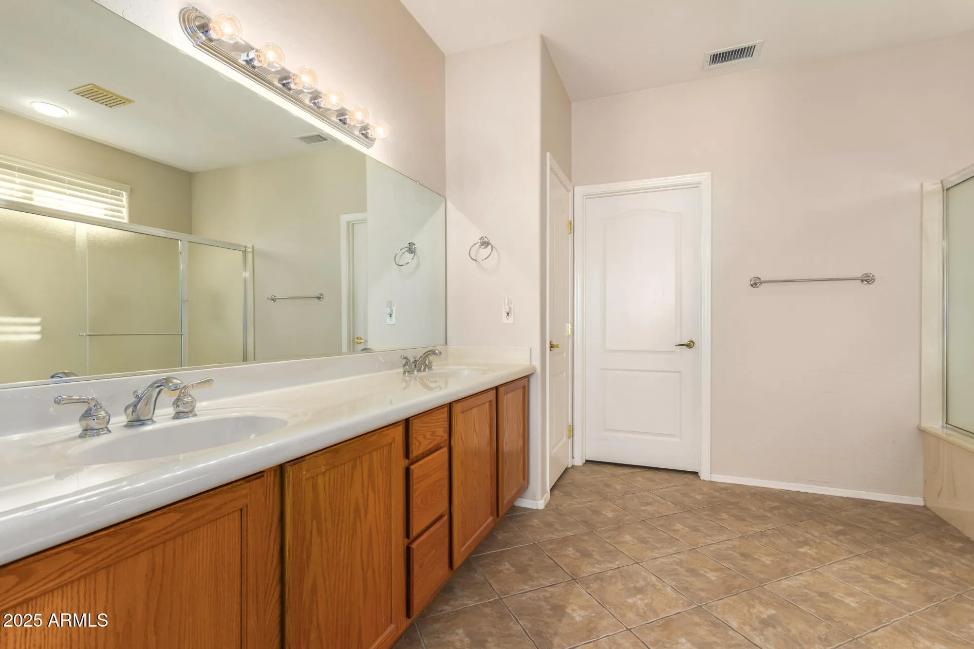 Property Slideshow image 17 of 38 | 18044 w tierra del sol dr, Surprise, AZ, 85387