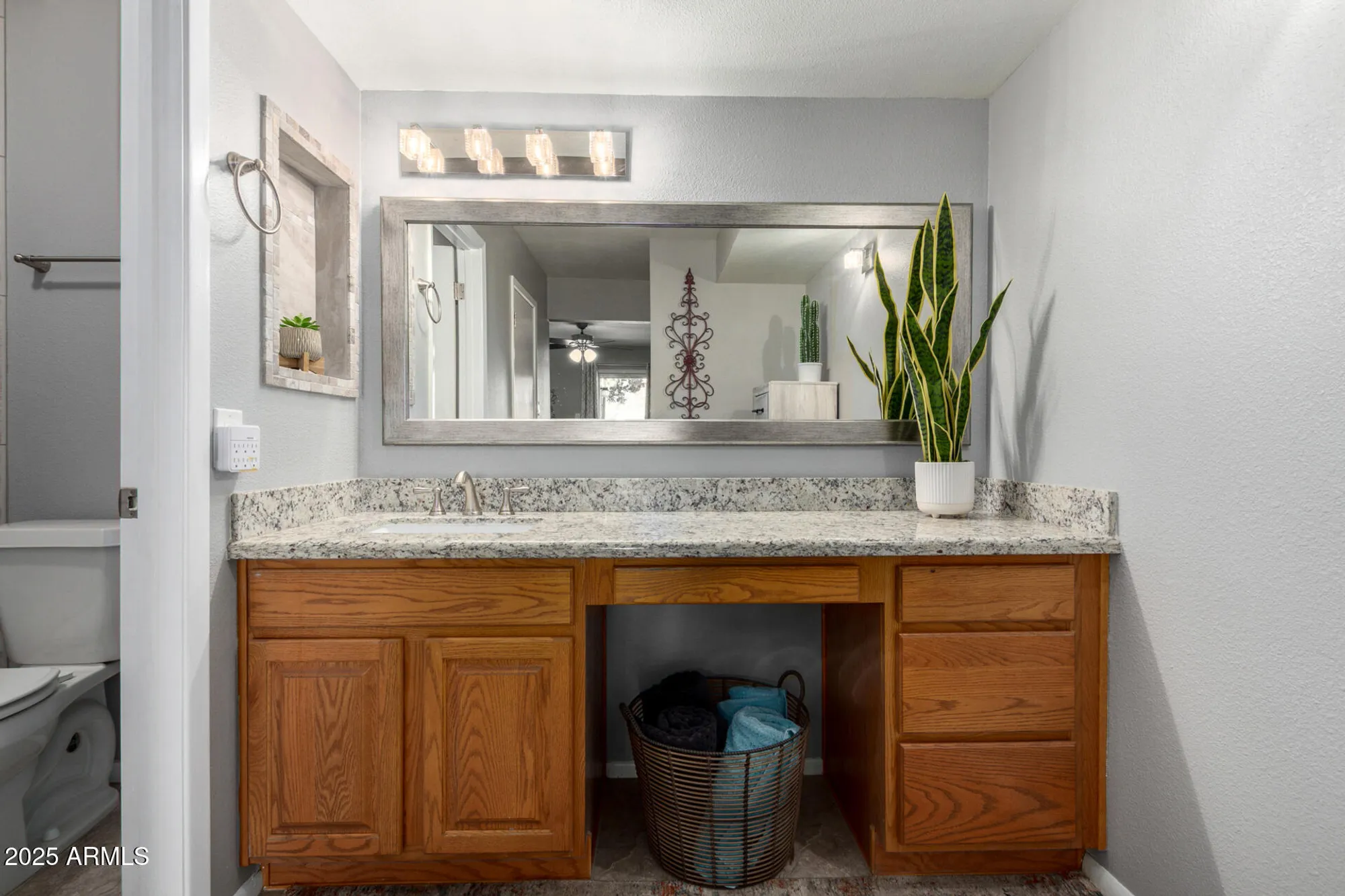 Property Slideshow image 14 of 39 | 516 s 77th st, Mesa, AZ, 85208