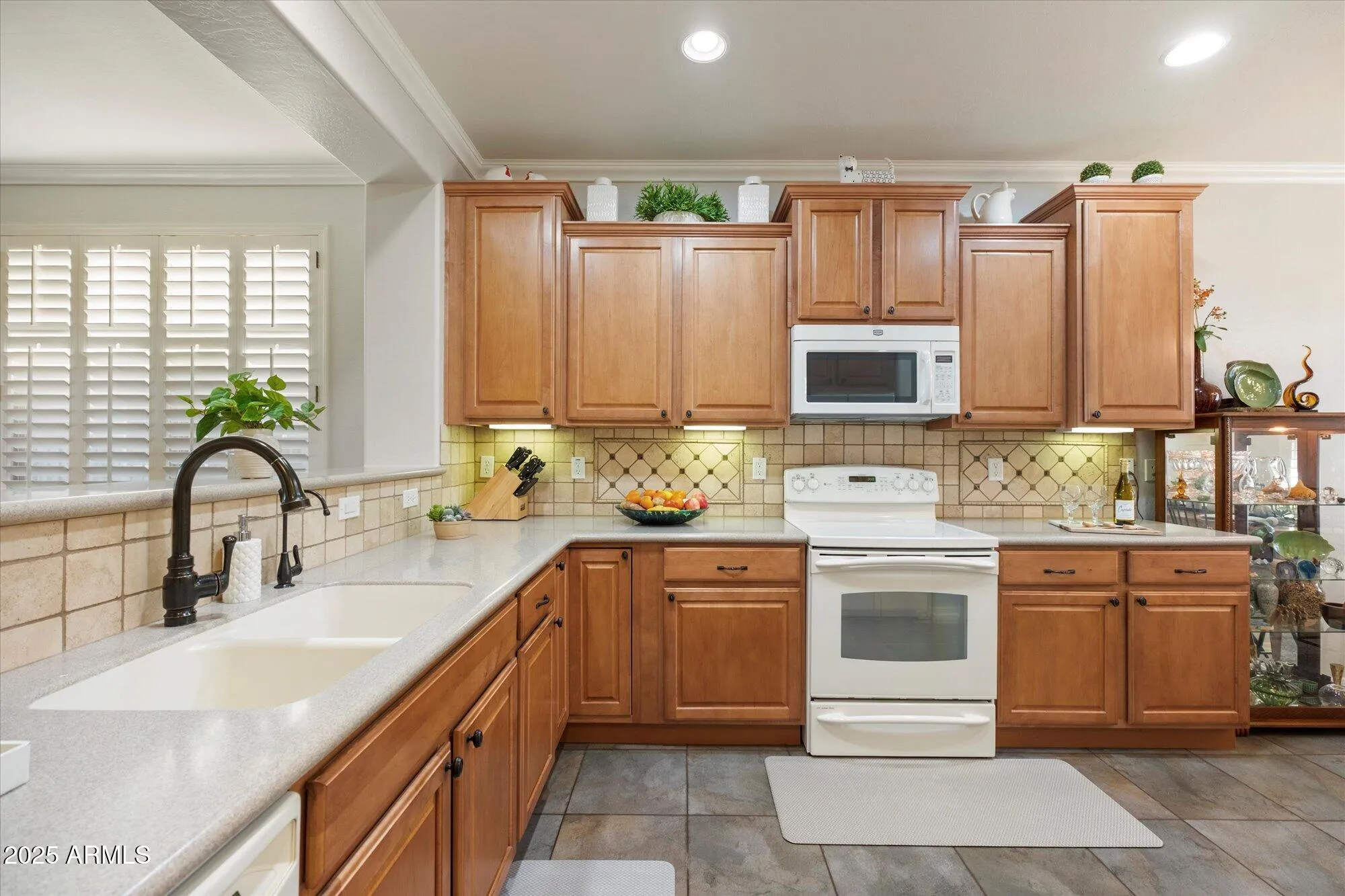 Property Slideshow image 7 of 20 | 31671 n poncho ln, San Tan Valley, AZ, 85143