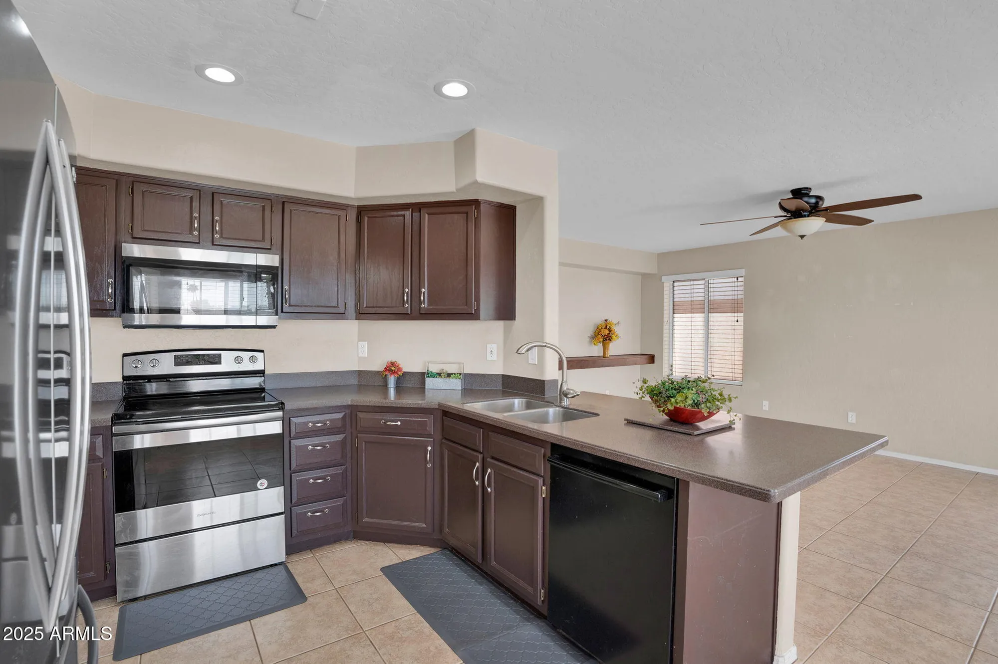 Property Slideshow image 18 of 65 | 12848 s 45th st, Phoenix, AZ, 85044