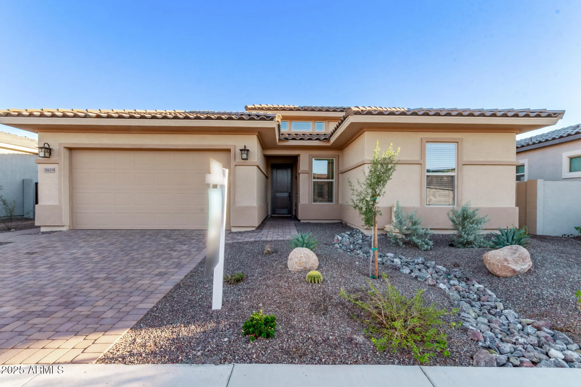 Property Slideshow image 3 of 57 | 18119 w silverwood dr, Goodyear, AZ, 85338